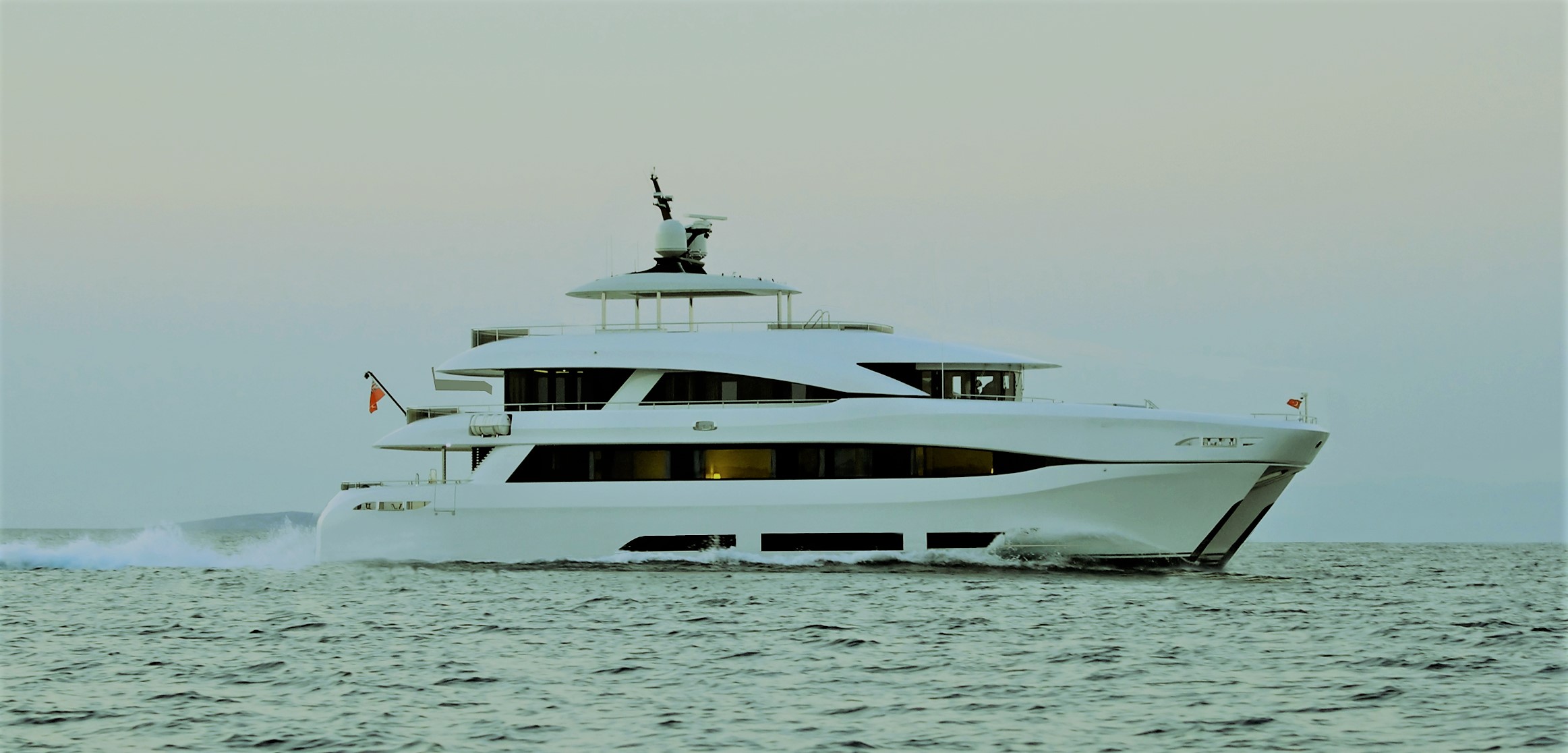 Yacht QUARANTA by Curvelle - Profile Underway.jpg