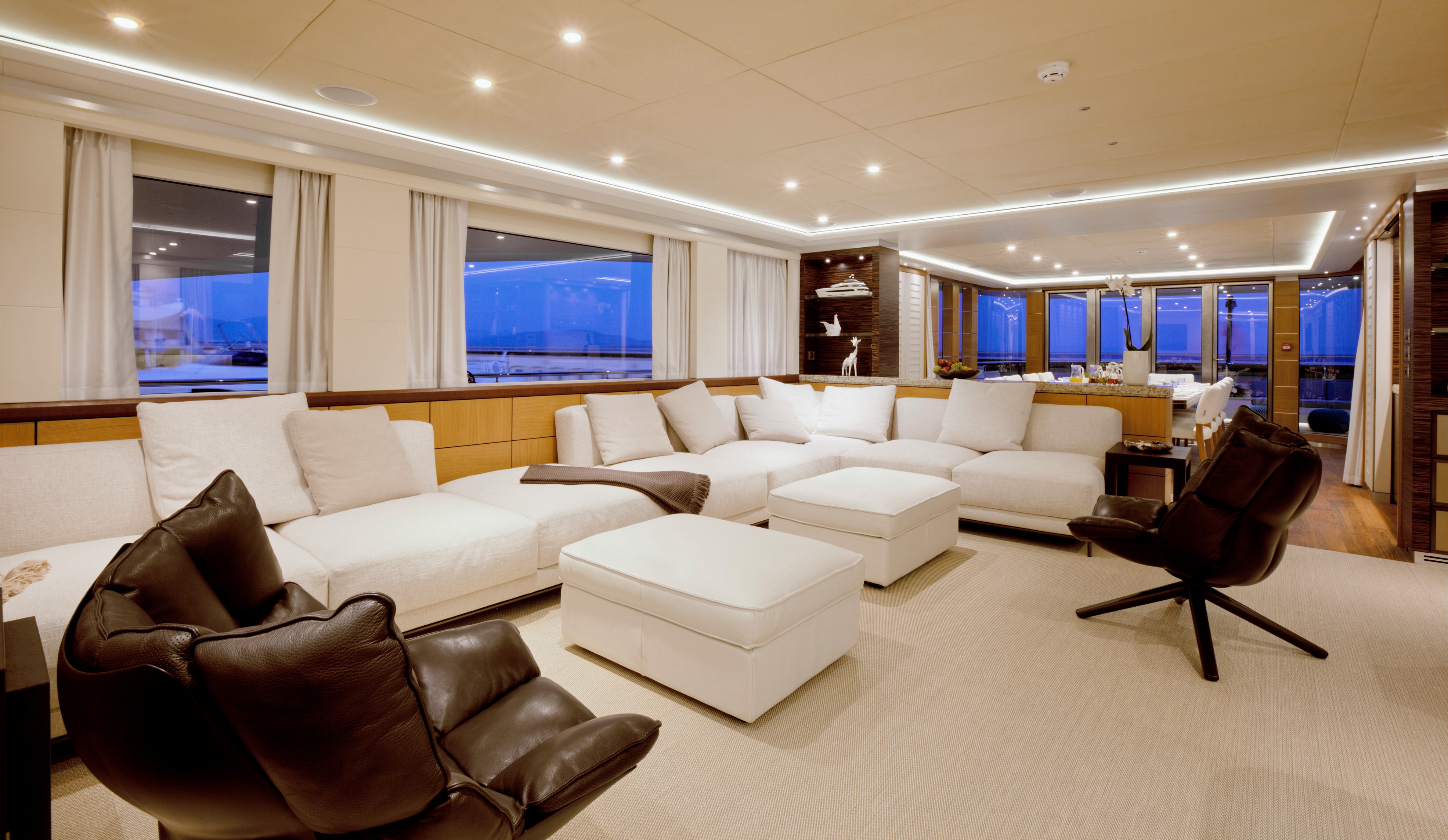 Yacht QUARANTA by Curvelle - Salon Seating.jpg