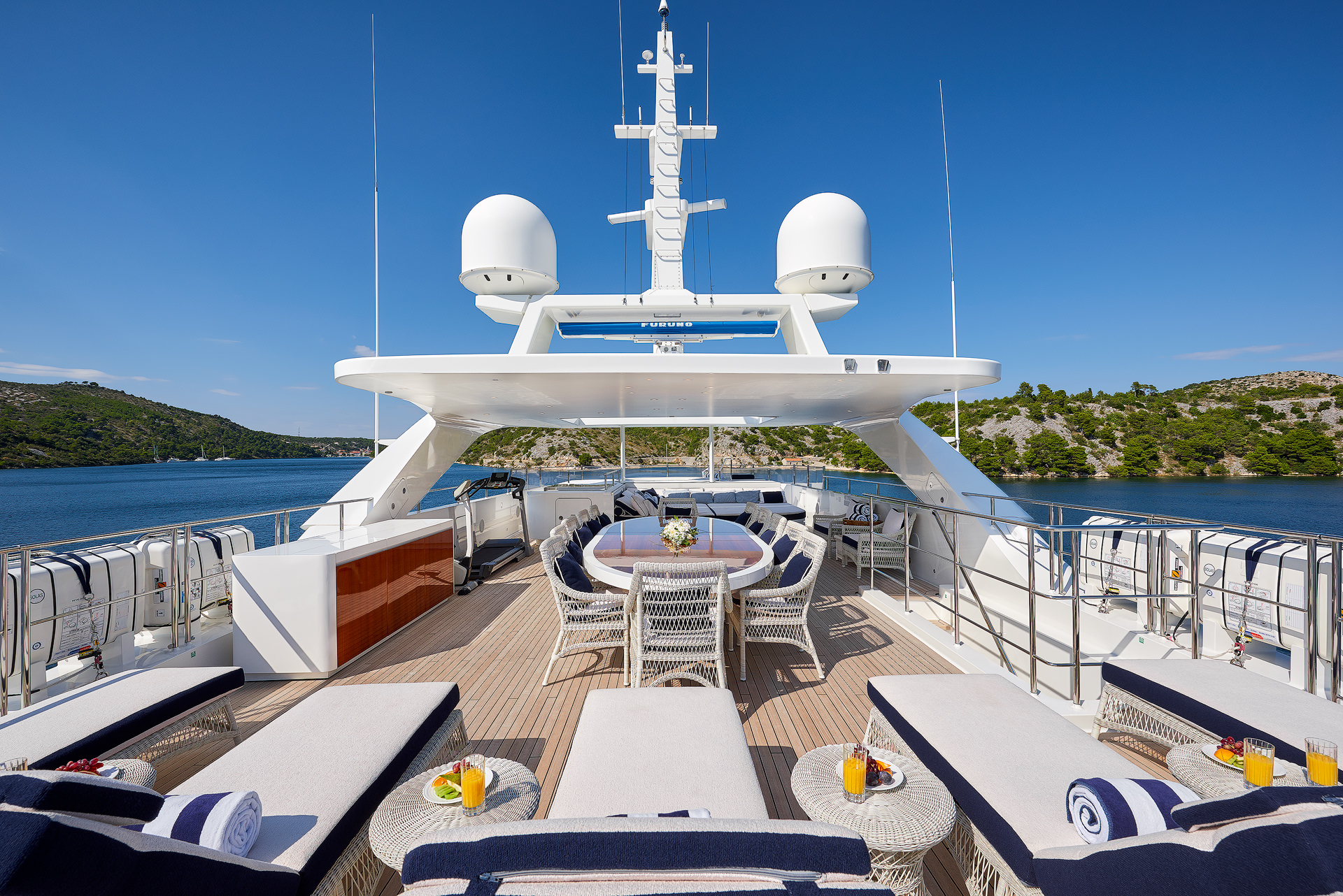 Yacht REVE D'OR by Sanlorenzo  - Sundeck.jpg