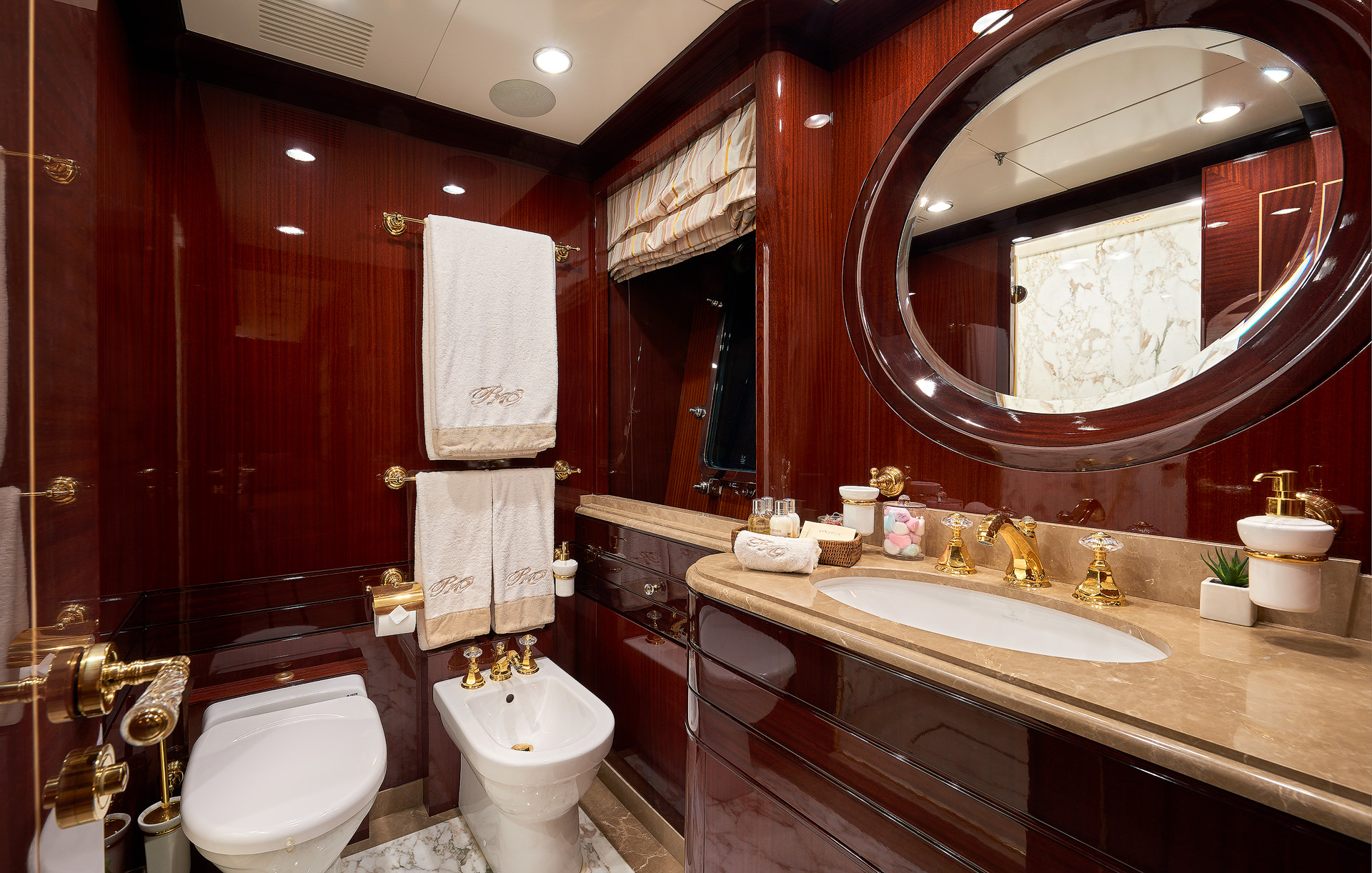 Yacht REVE D'OR by Sanlorenzo - Powder room.jpg