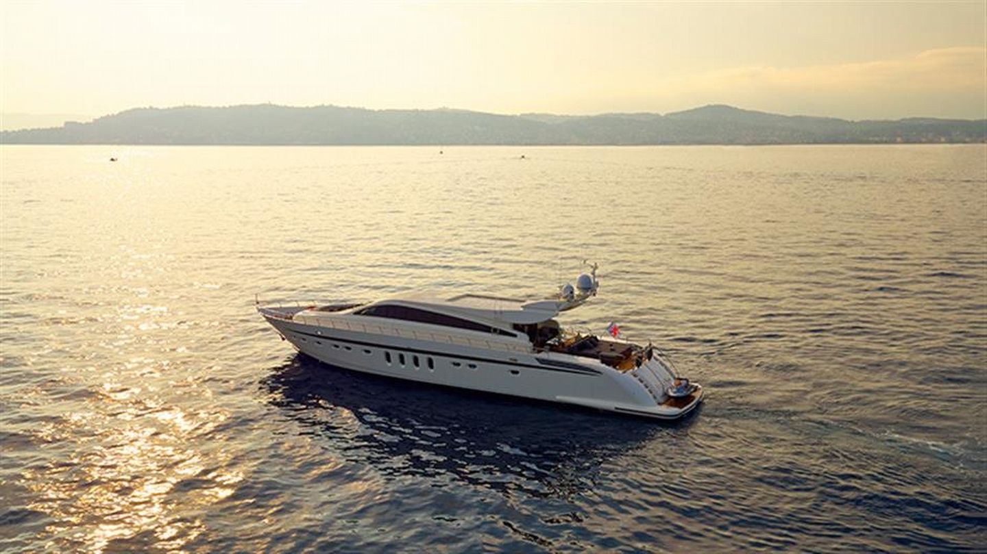 Yacht RG 512 31.jpg
