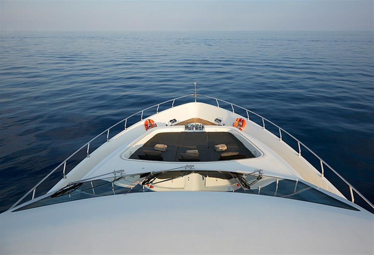 Yacht RG 512 5.jpg