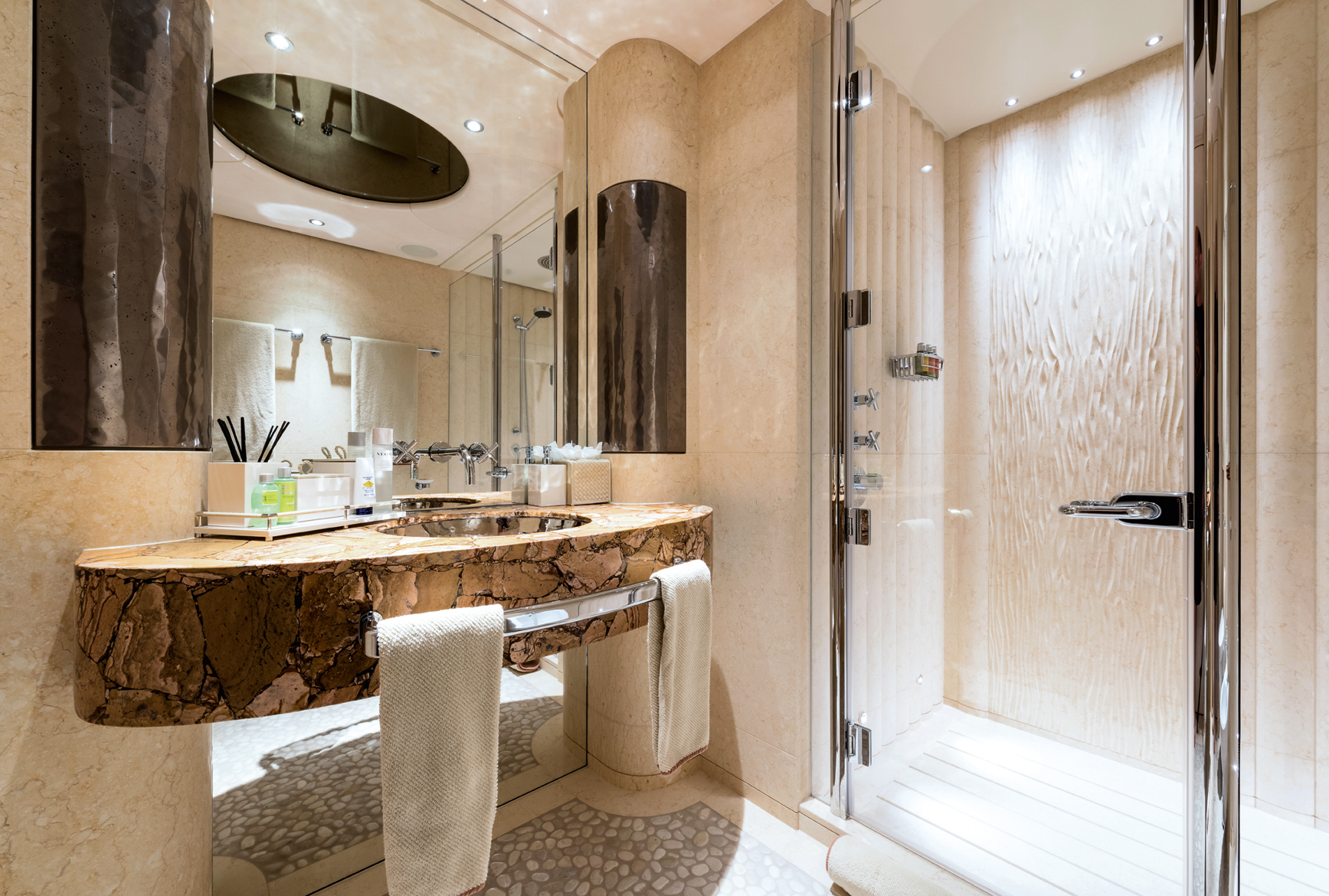 Yacht RoMEA by Abeking & Rasmussen - En suite - Jeff Brown.jpg