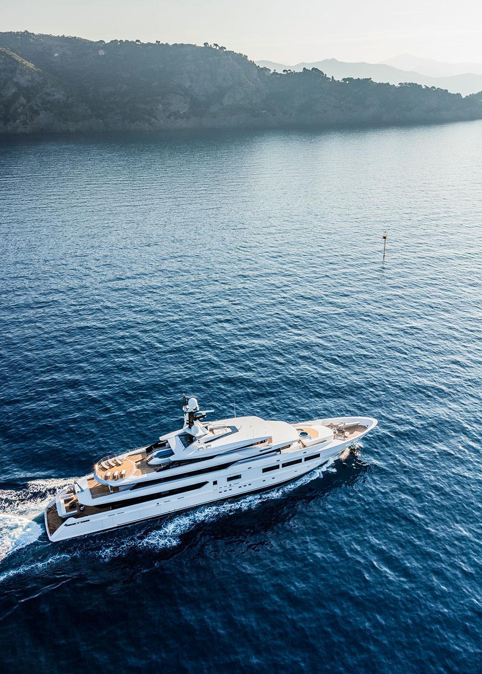 Yacht SUERTE - Underway on the riviera.jpg