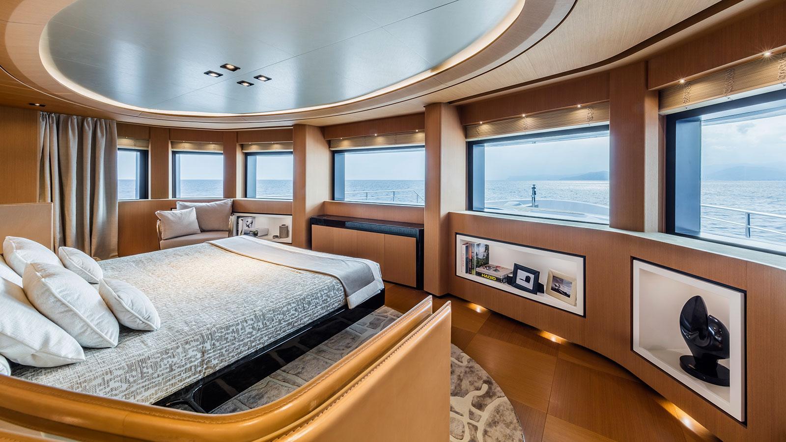 Yacht SUERTE - master 3.jpg