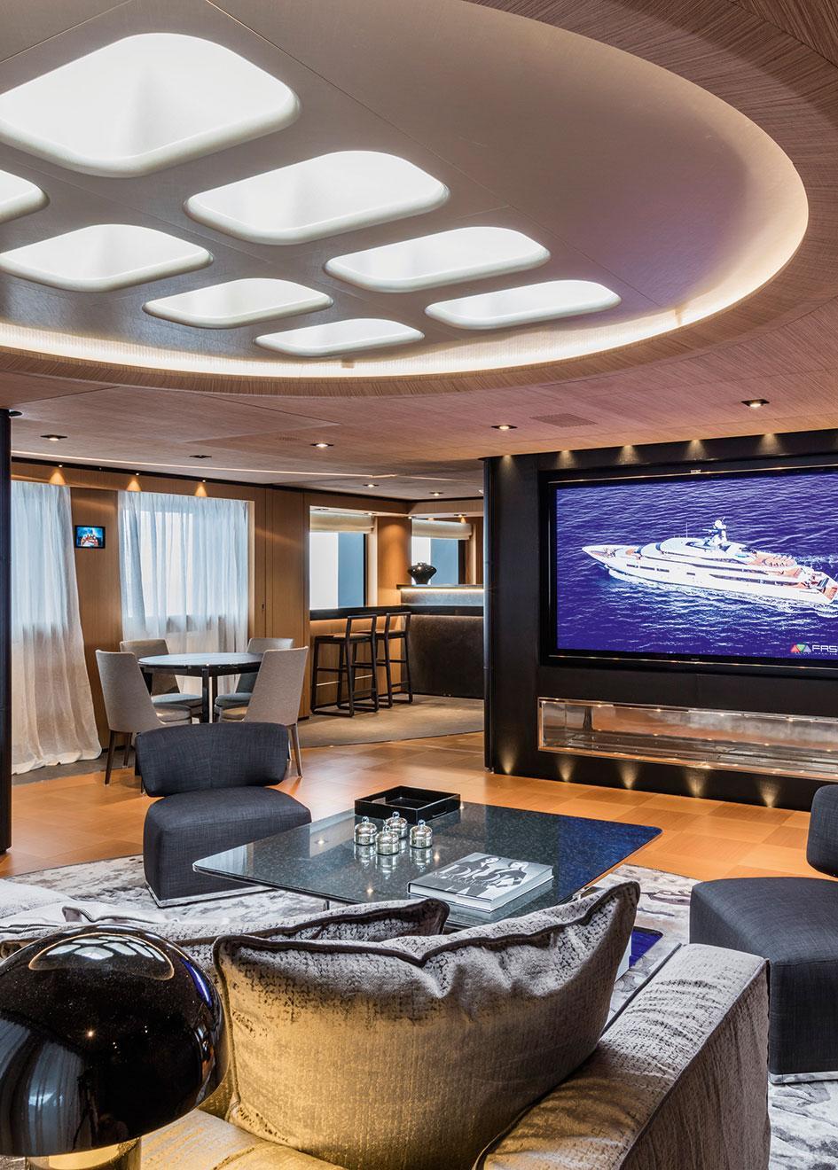 Yacht SUERTE - tv.jpg