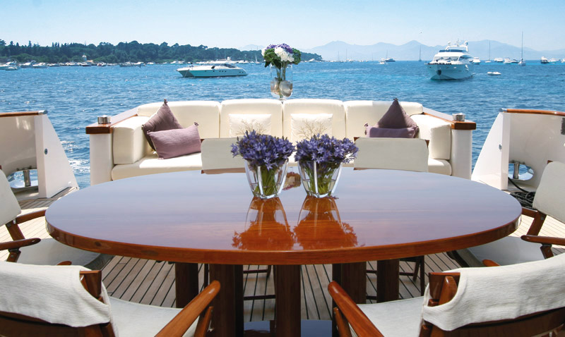 Yacht-821-3.jpg