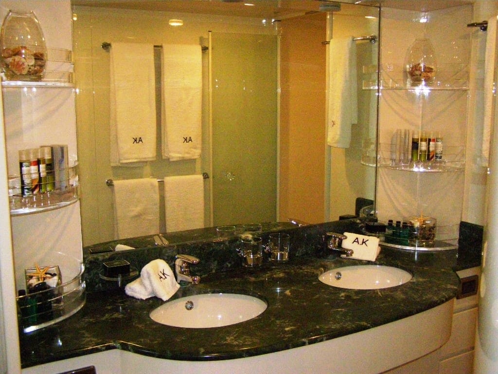 absolute-king-bath-min.jpg