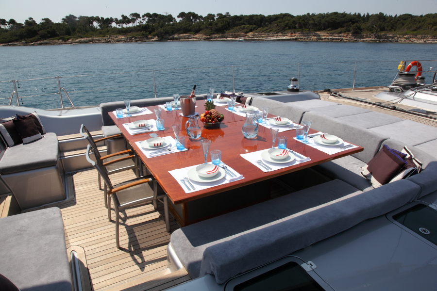 al fresco dining.jpg