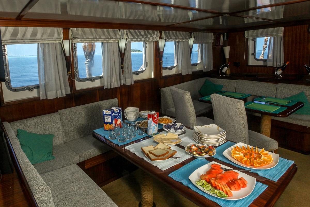 breakfast on board.jpg