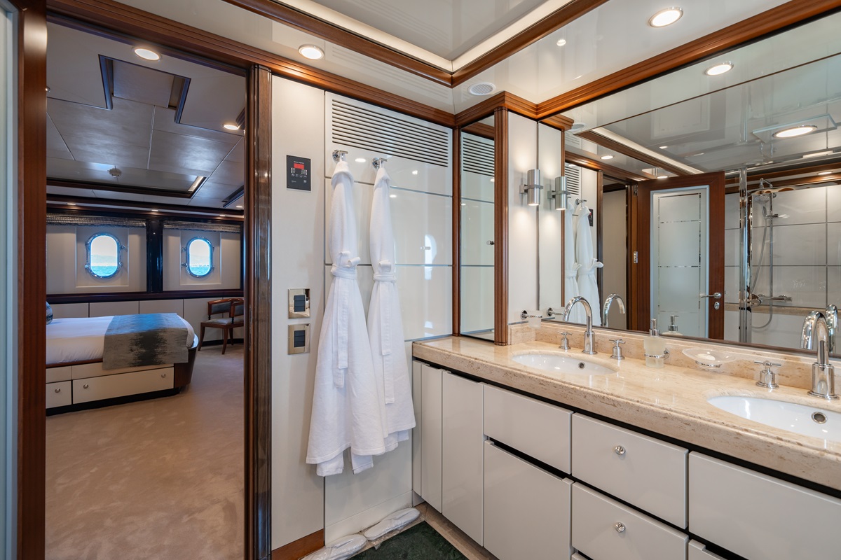 cabin  VIP ensuite.jpg