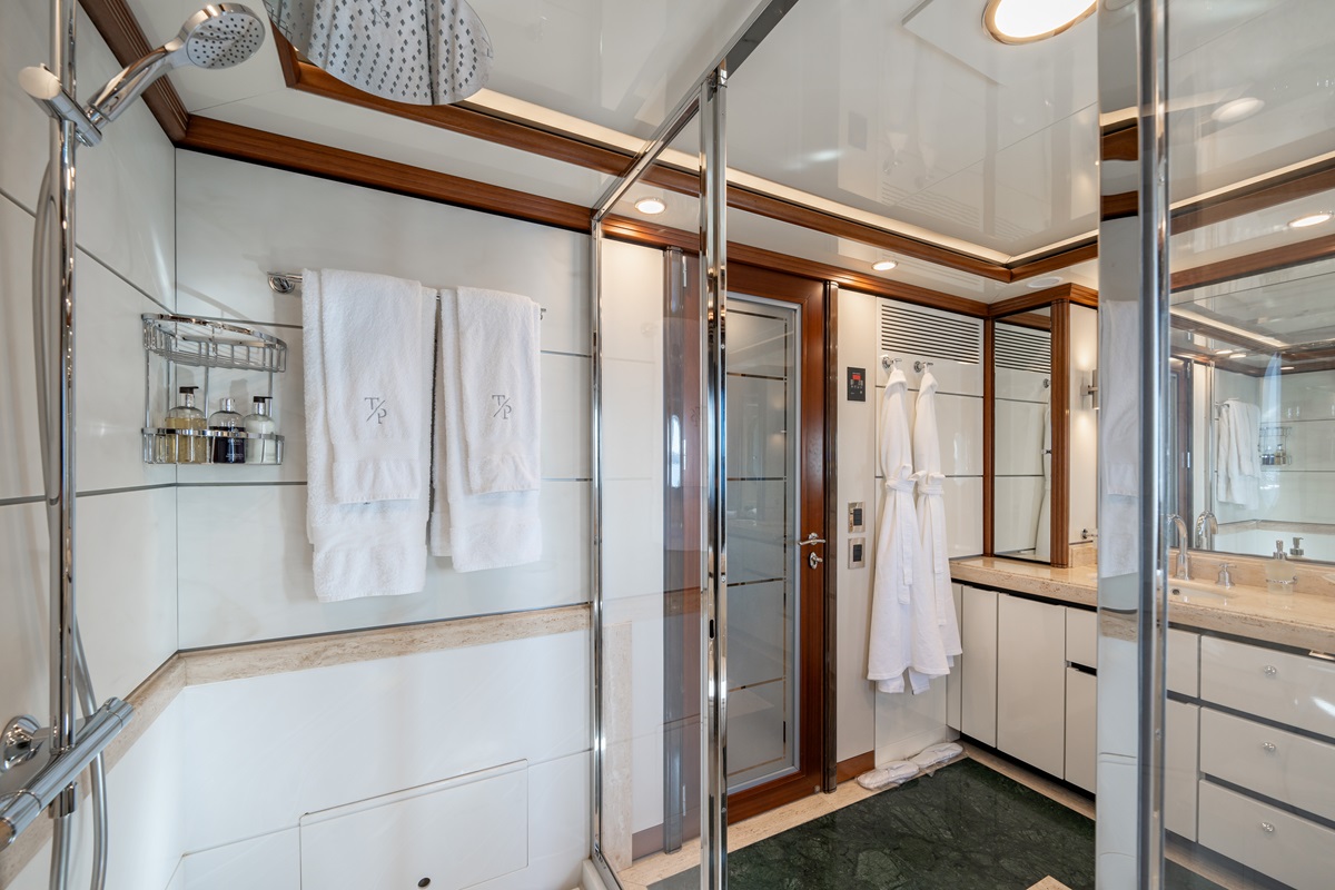 cabin VIP ENsuite (2).jpg