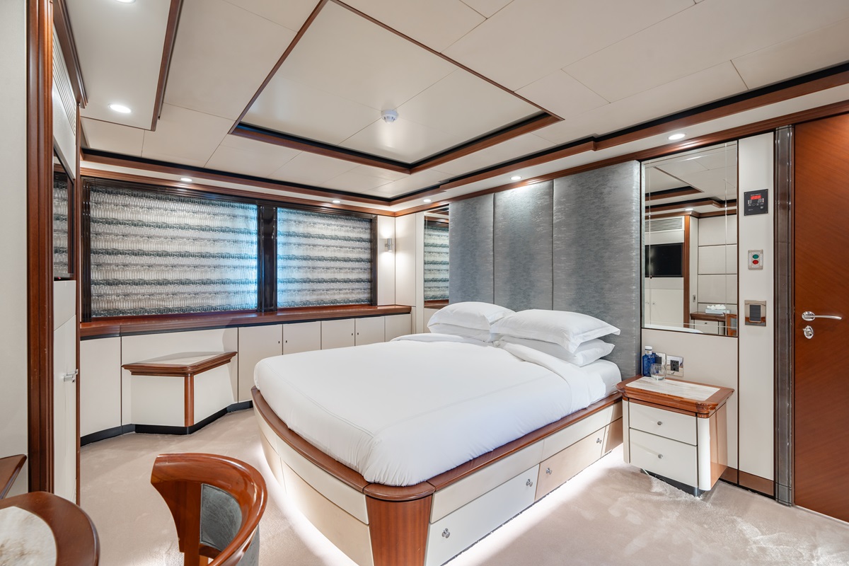 cabin VIP forward turneddown.jpg