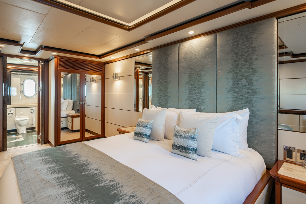 cabin VIP midships.jpg
