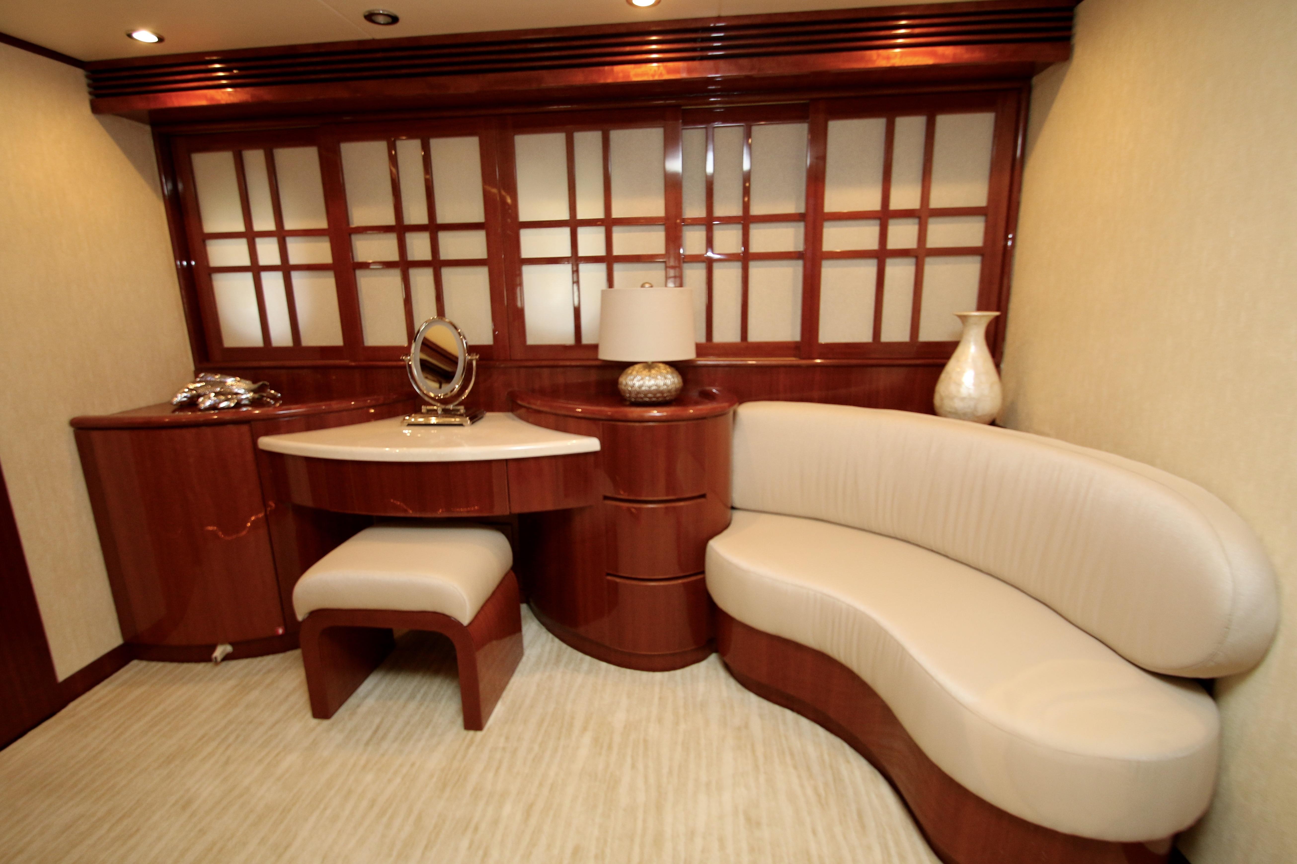 desk and sofa in double cabin.jpg