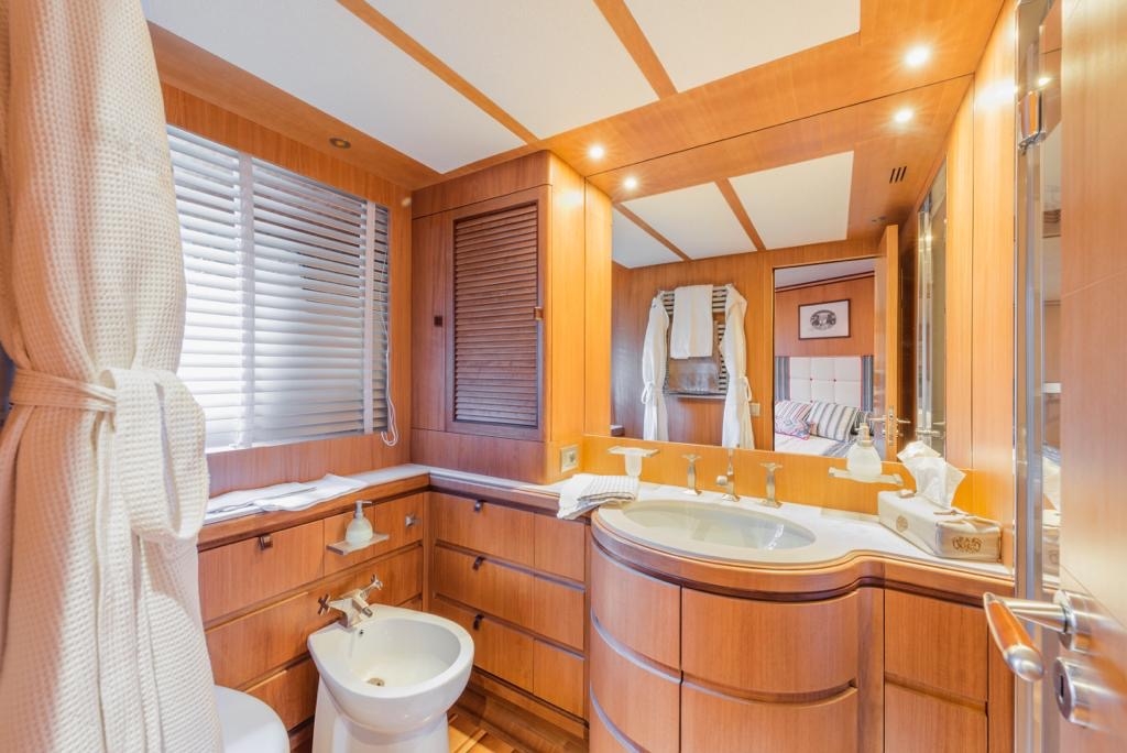double guest bathroom .jpg