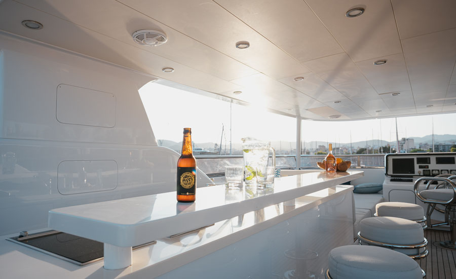 flybridge bar.jpg
