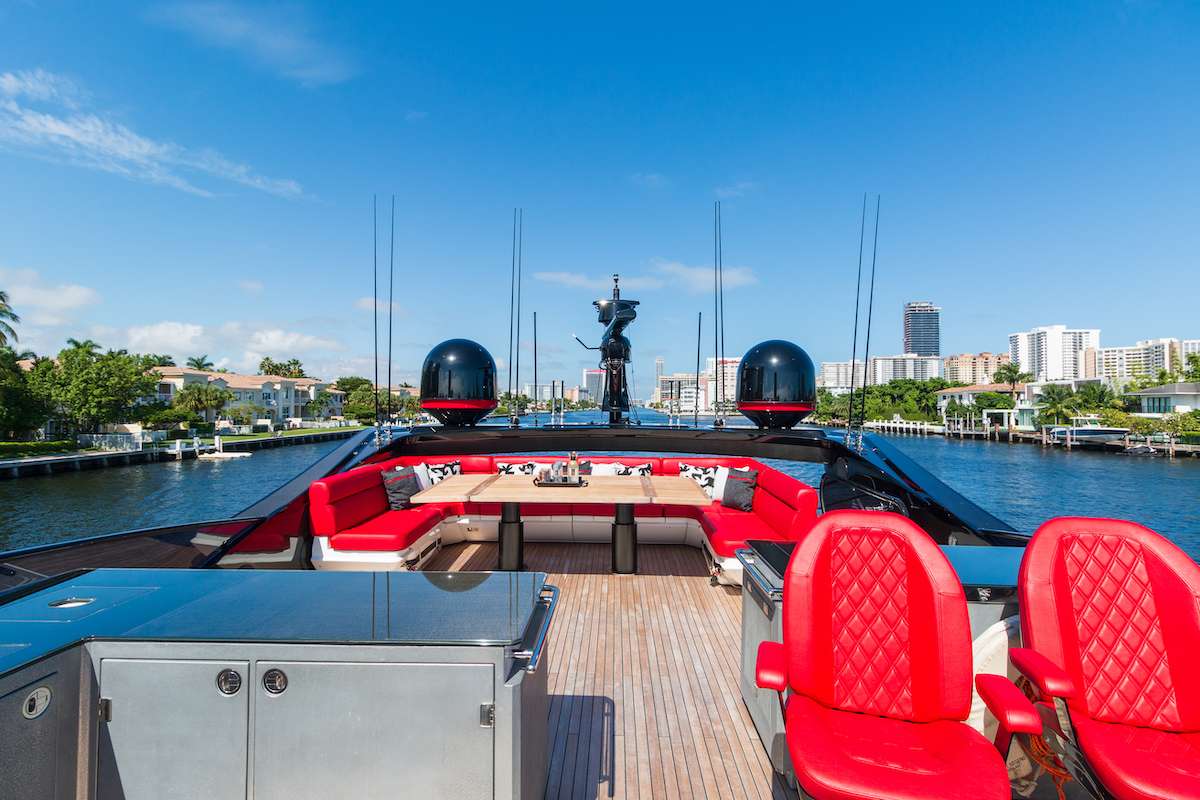 flybridge dining alfresco.jpg