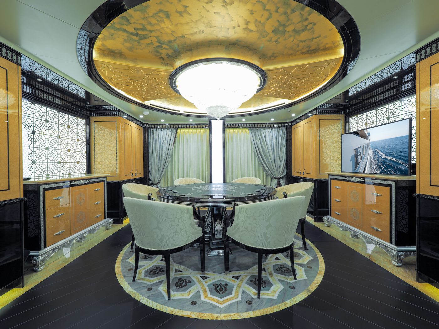 gentleman's room.jpg