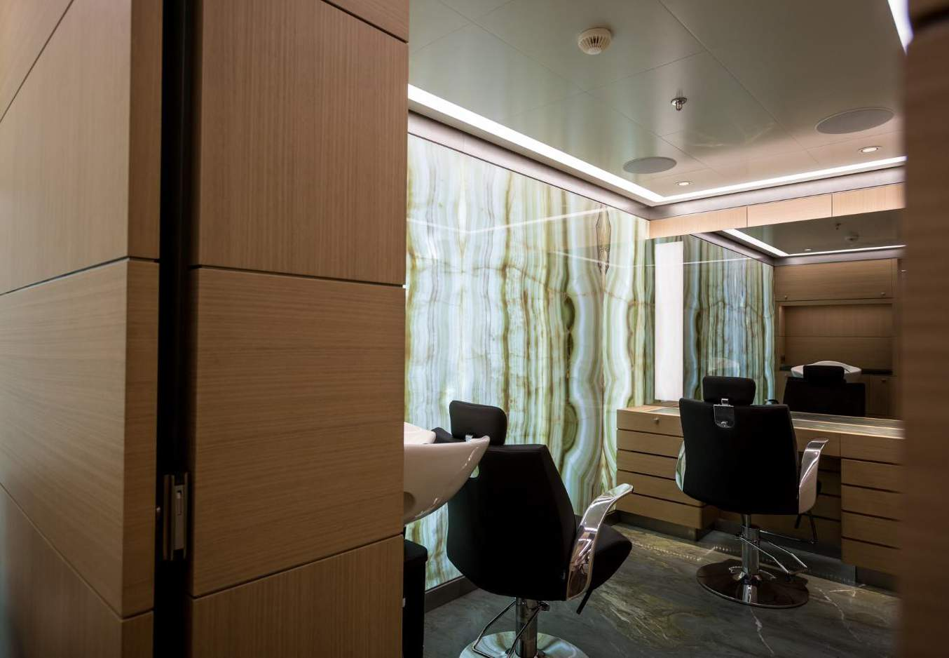hairdressin saloon.png
