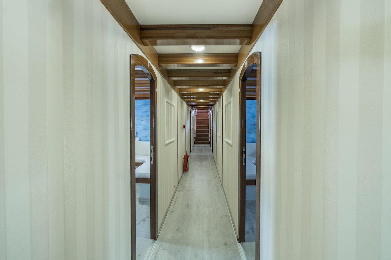 hallway.jpg