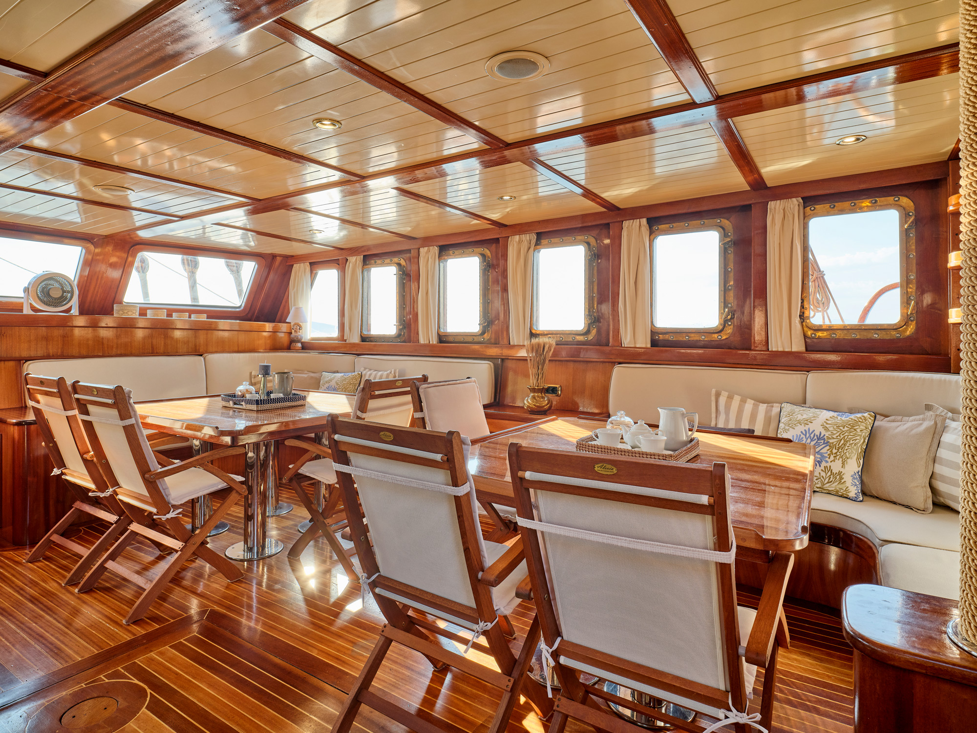 interior .jpg