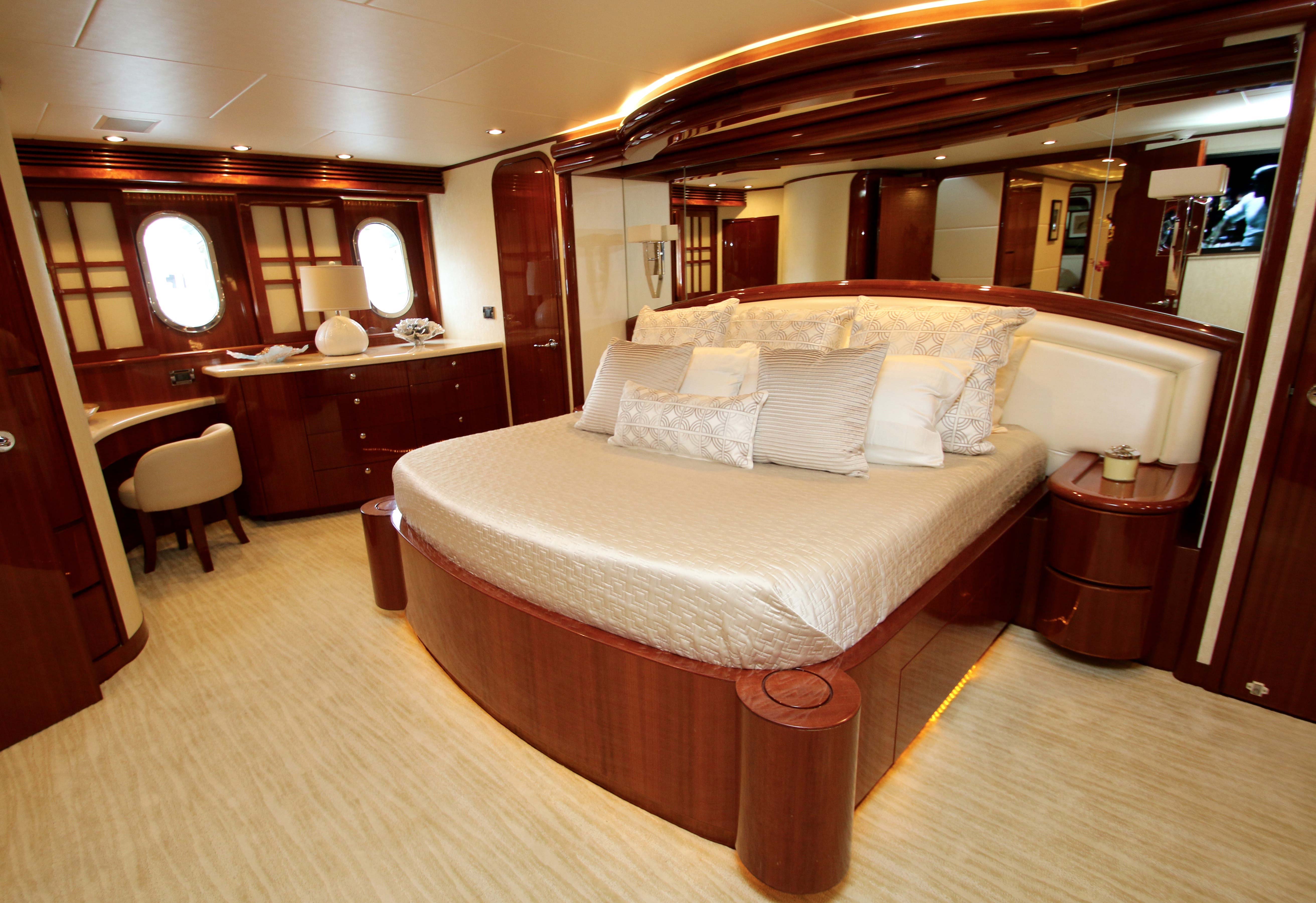 luxurious double cabin.jpg