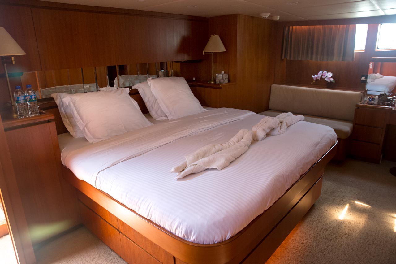 master cabin.jpg