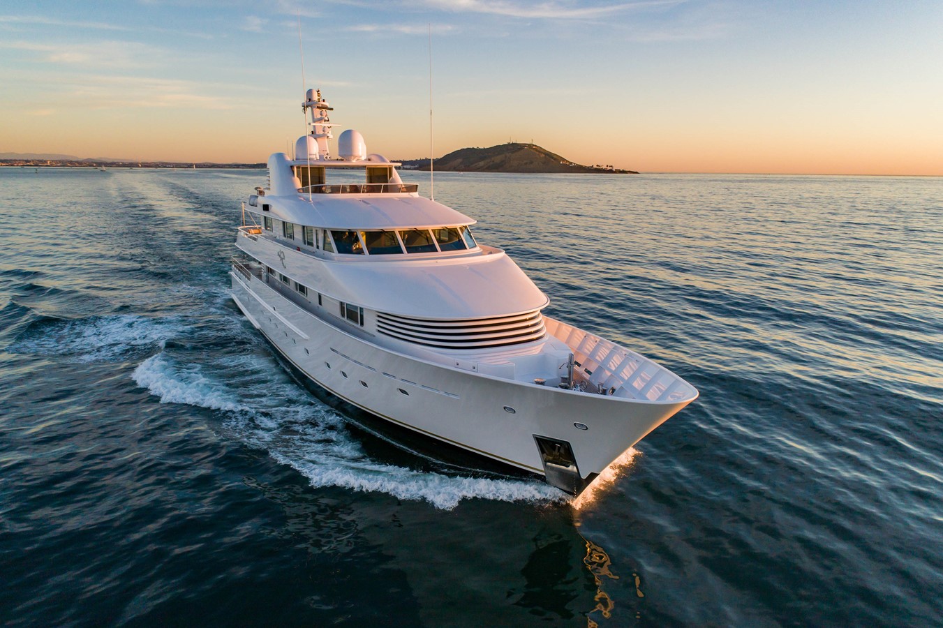 motor yacht LOHANKA.jpg