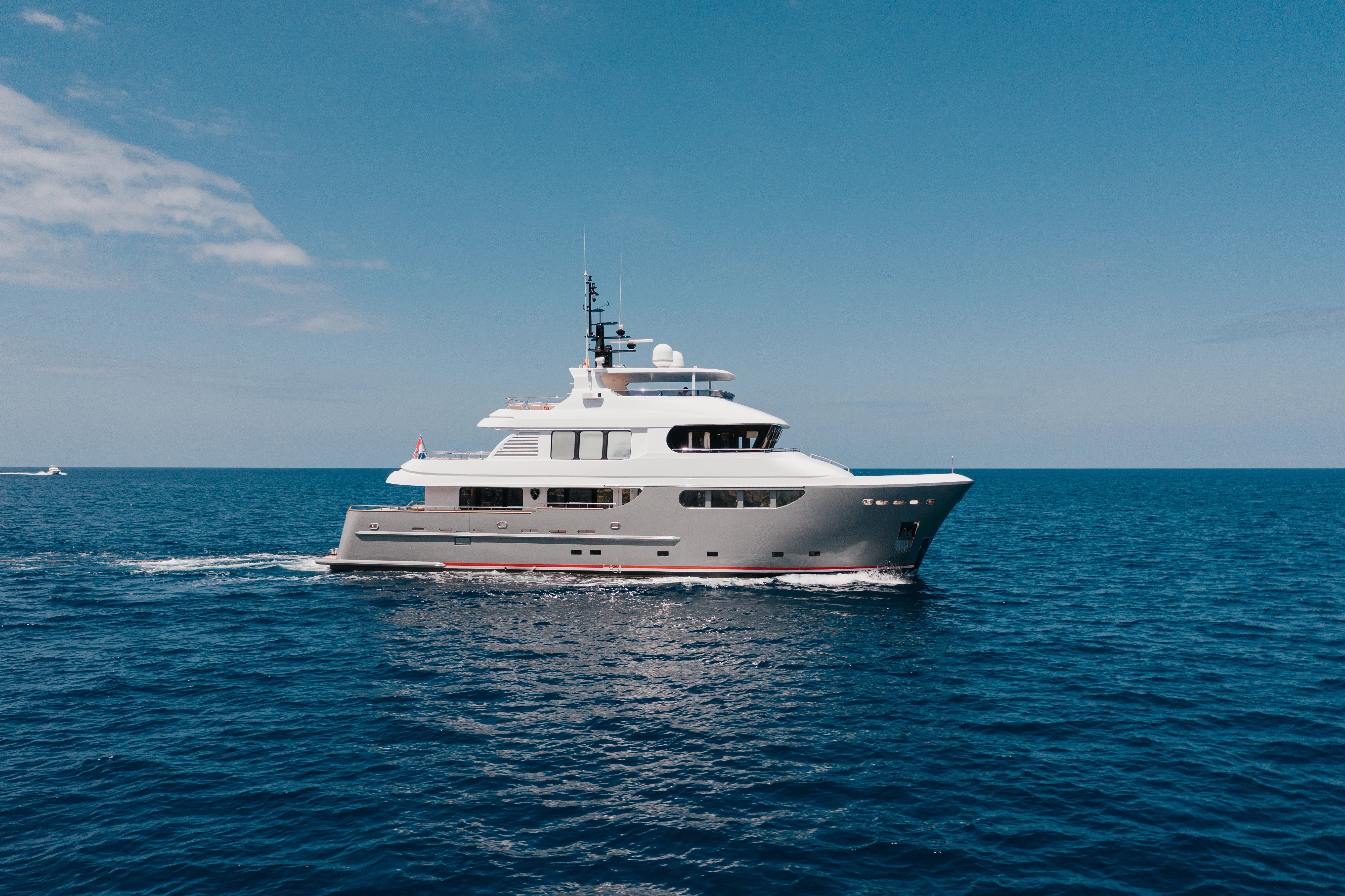 motor yacht SEAL.jpg