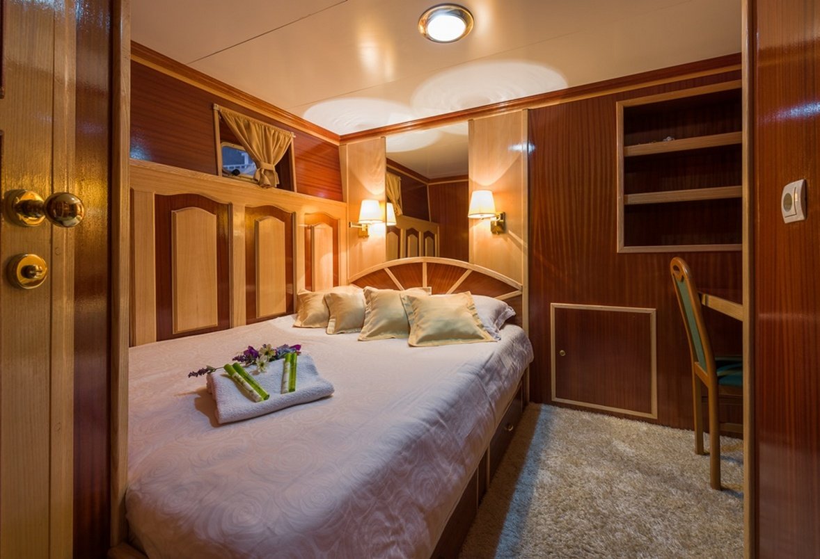 motor_yacht_korab_guest_cabin2.jpg