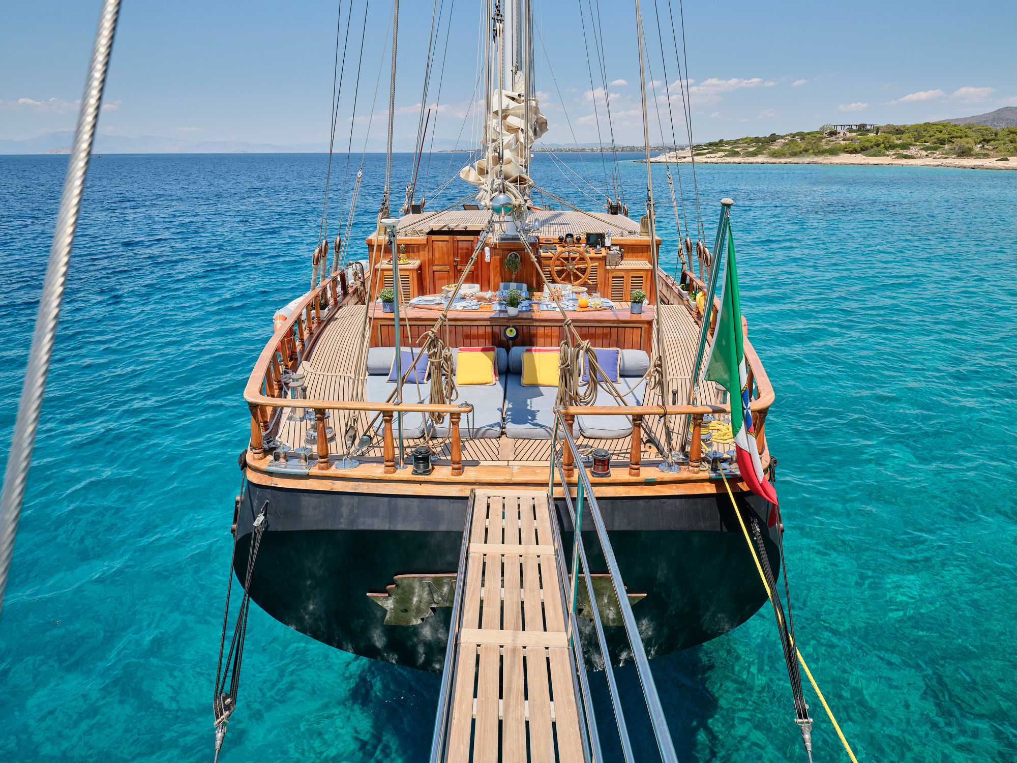 passarelle to deck.jpg