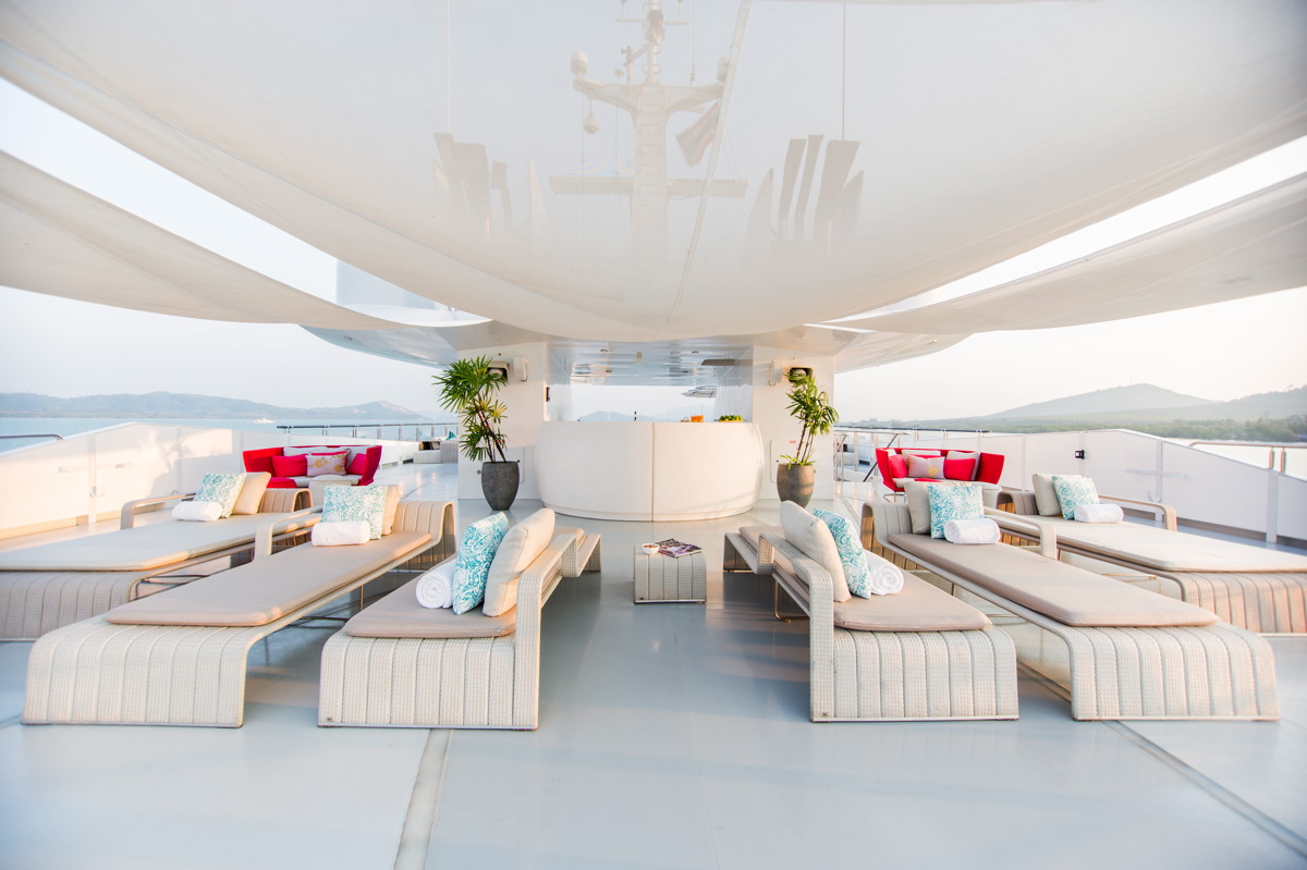 saluzi sundeck.jpg