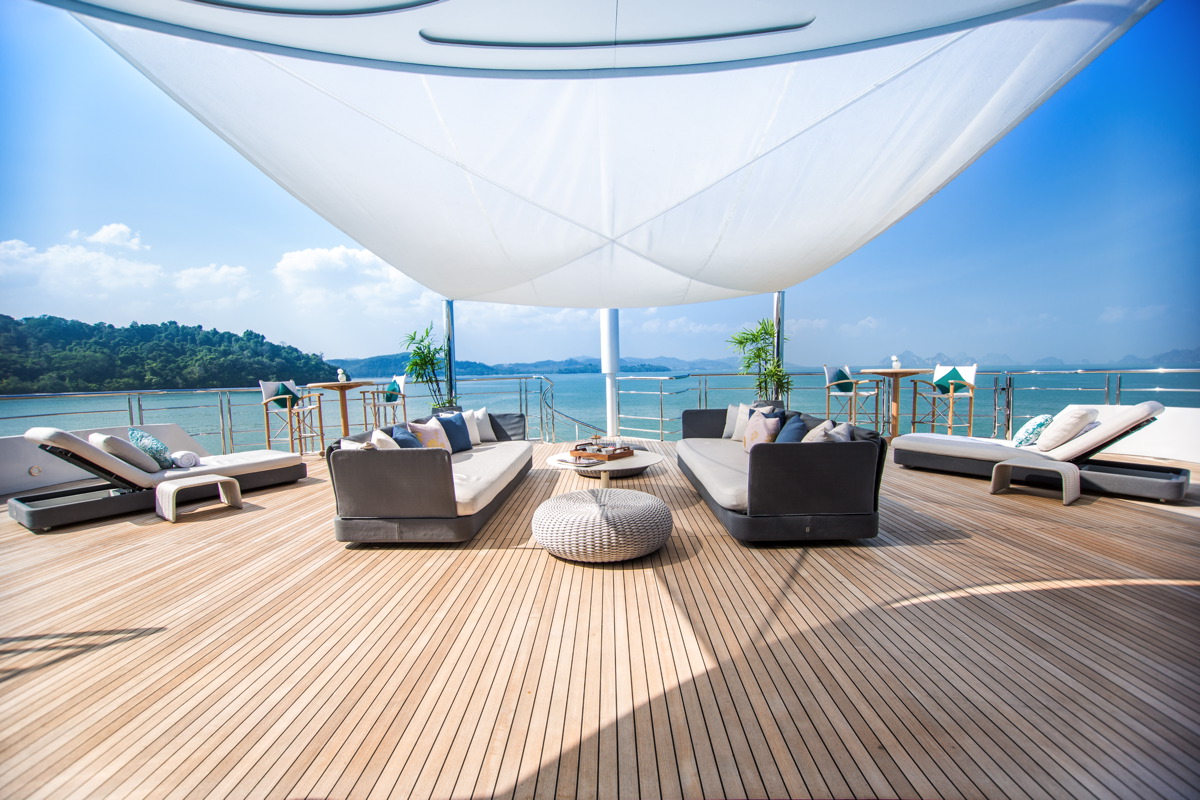 sundeck daytime.jpg
