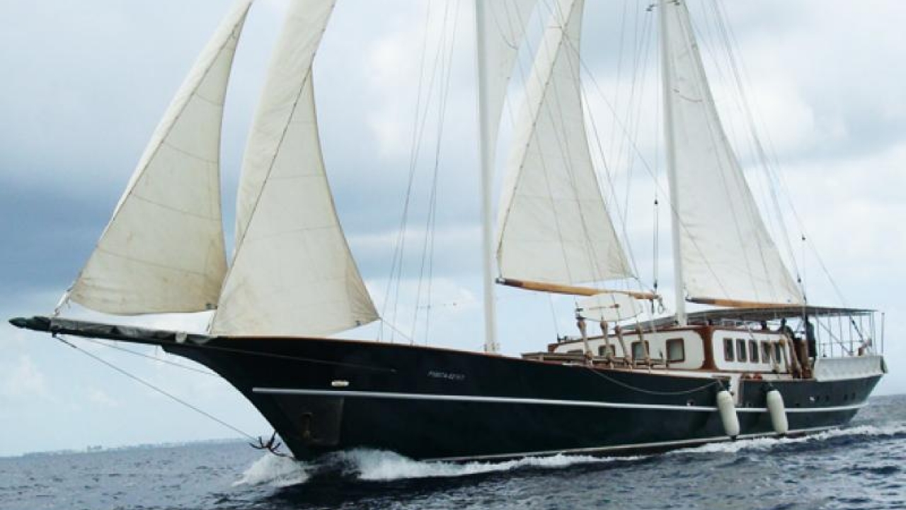 sy-dream-voyager-exterior.jpg