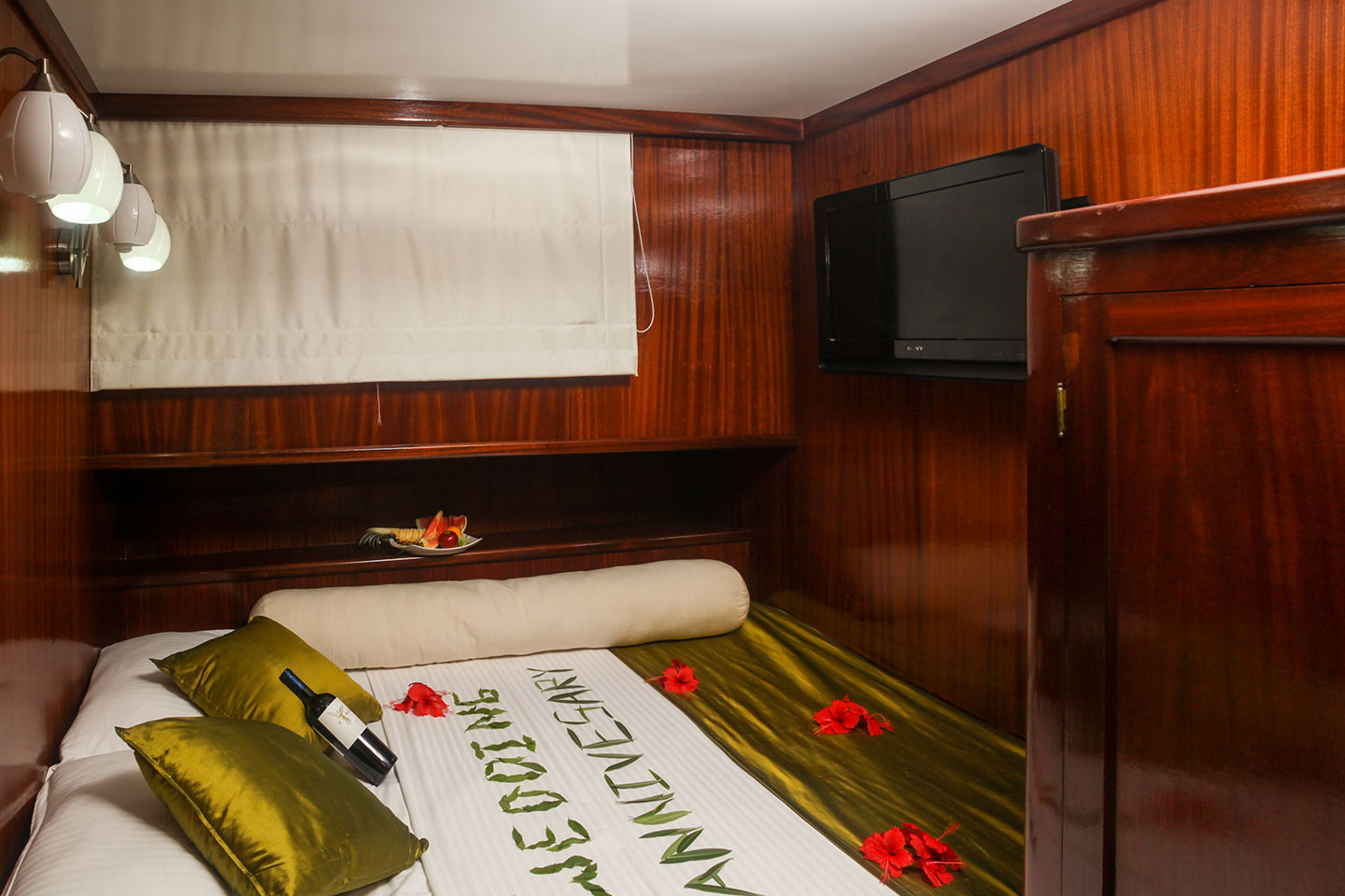 wedding anniversary room layout.jpg