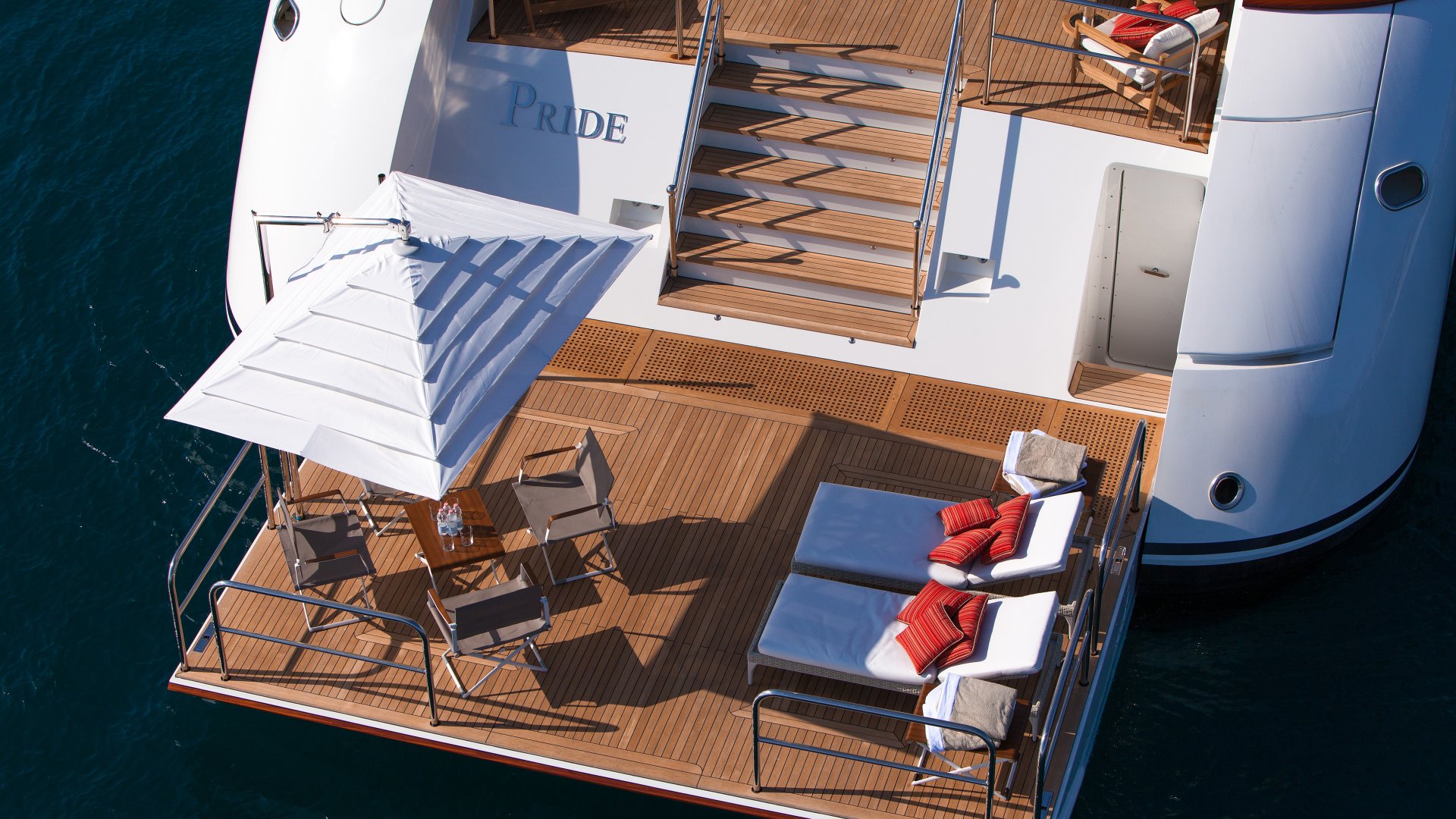 yacht-pride-201703-exterior-01-58ca49c92c355_v_default_big.jpg