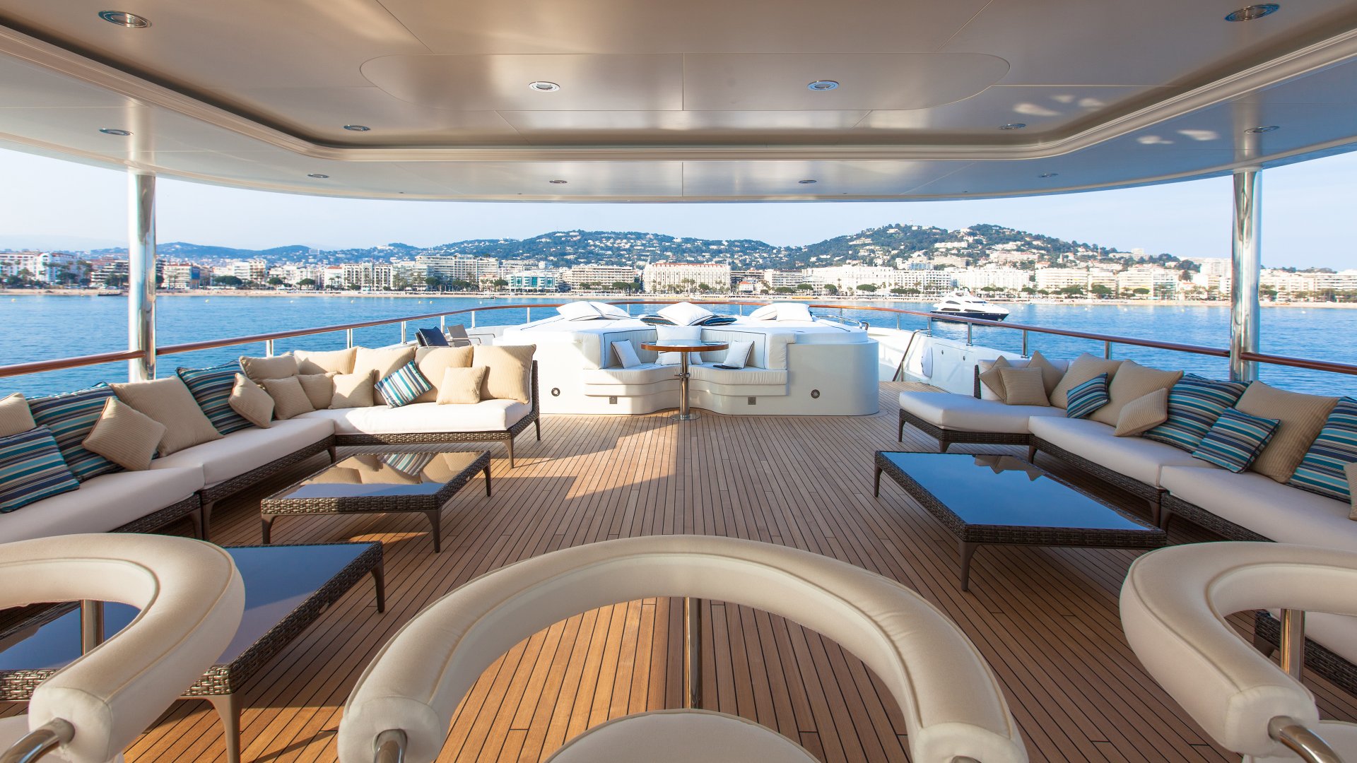 yacht-pride-201703-exterior-08-58ca4a26af67d_v_default_big.jpg