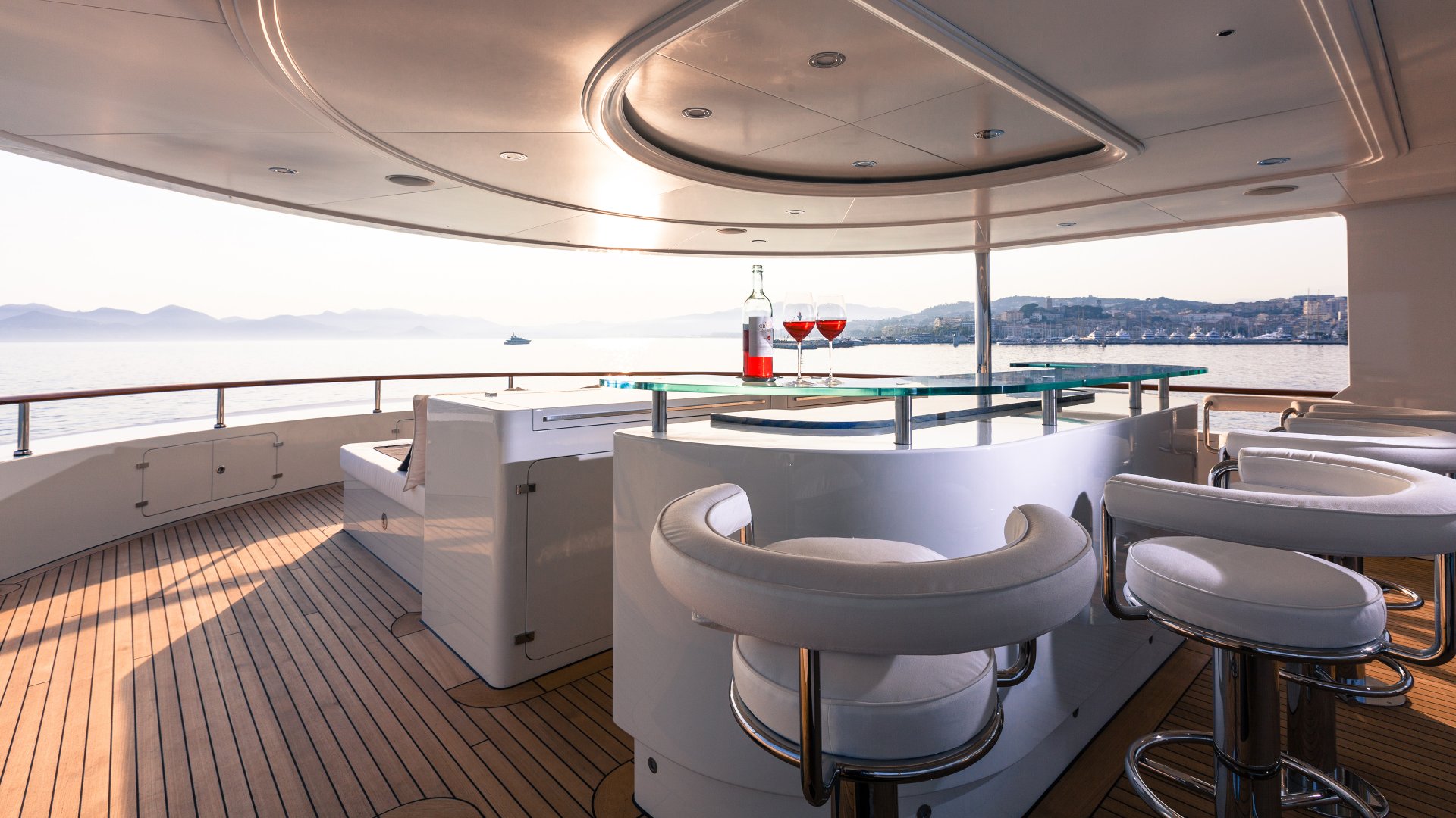 yacht-pride-201703-exterior-10-58ca4a308b739_v_default_big.jpg