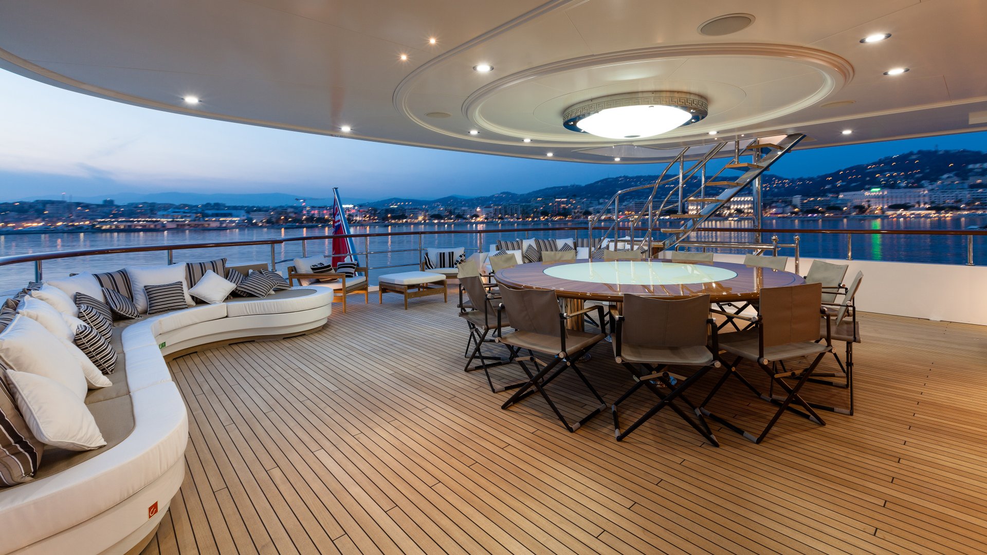 yacht-pride-201703-exterior-14-58ca4a859e610_v_default_big.jpg