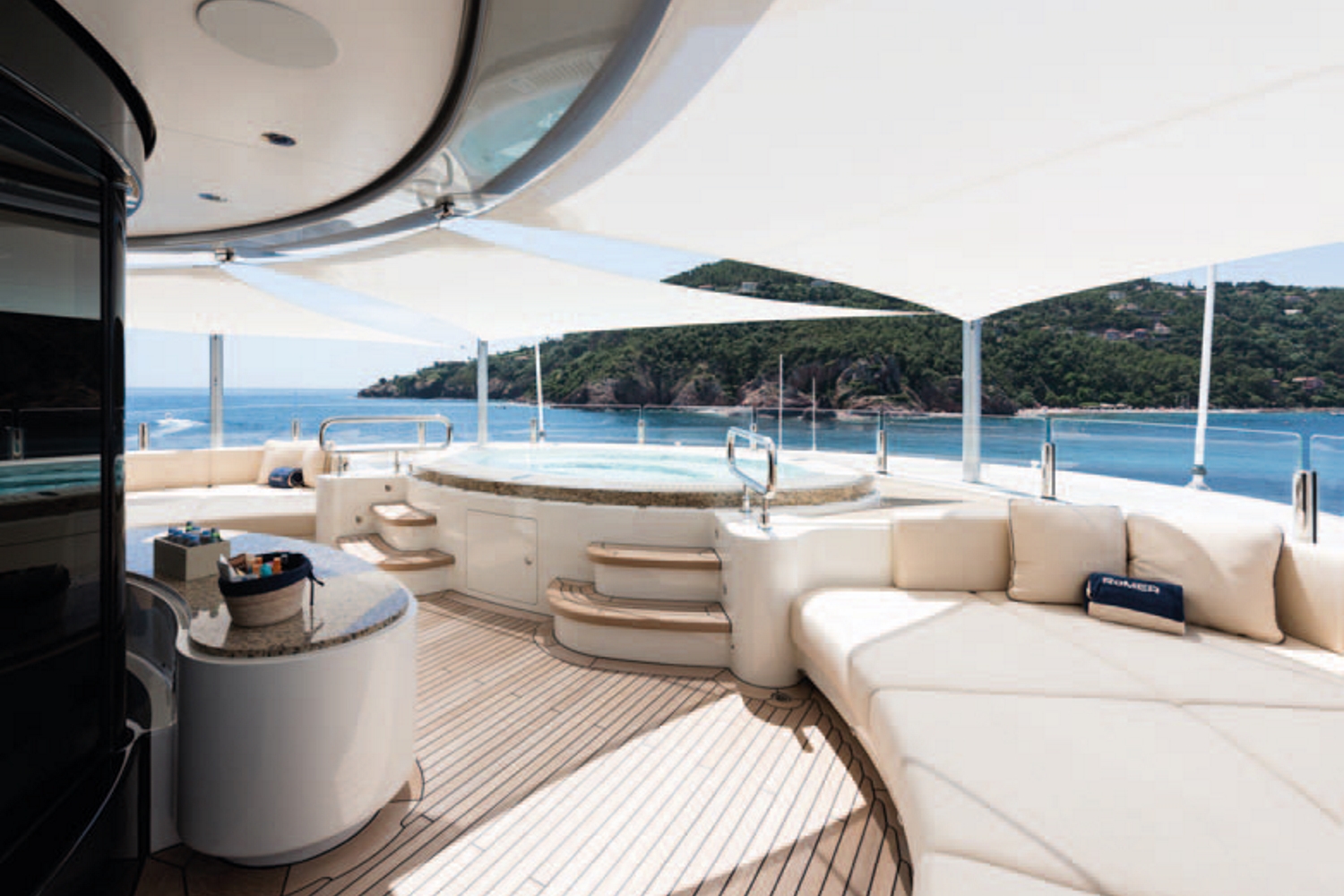 yacht-romea-ypi-exterior-7.jpg