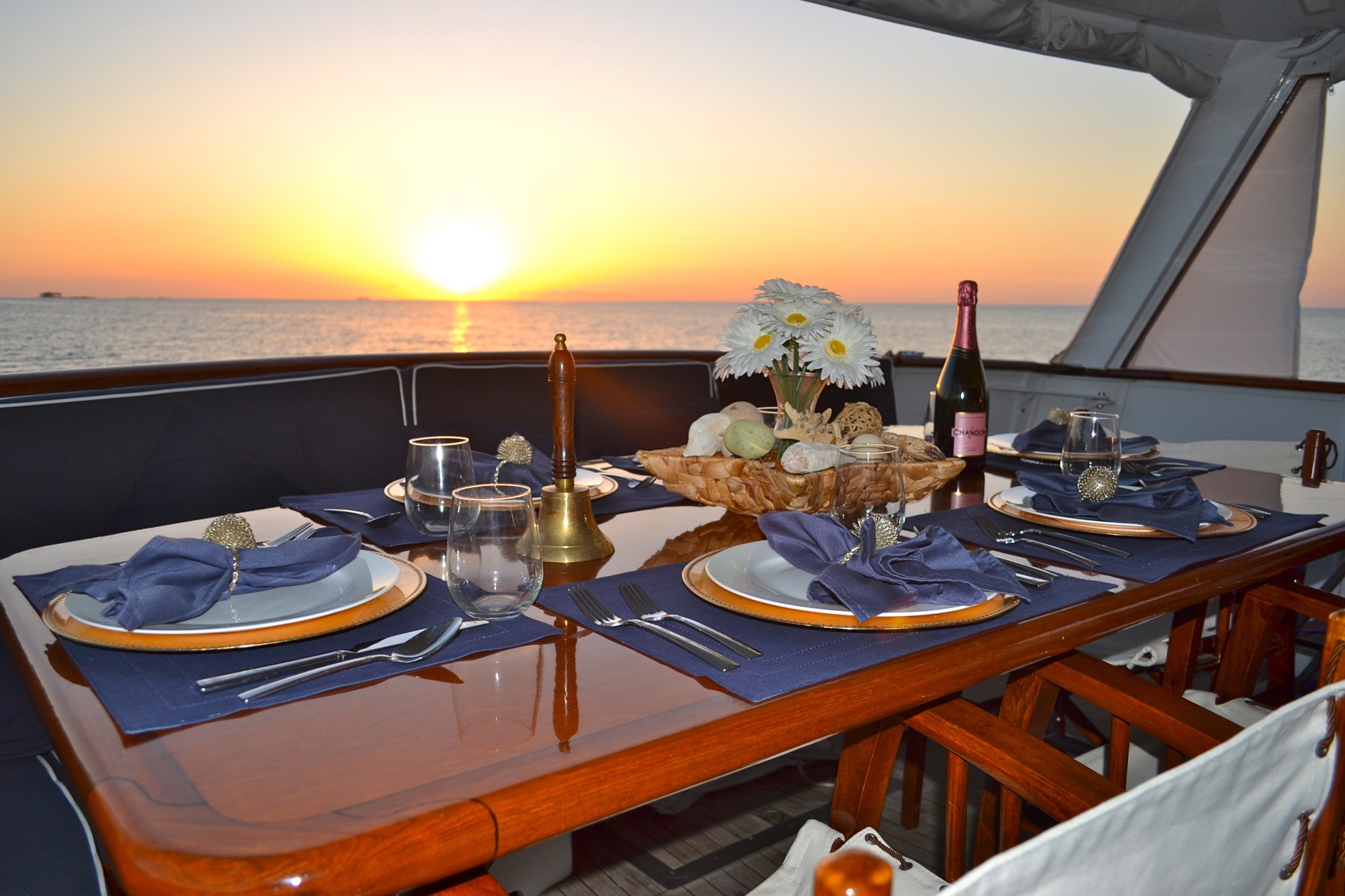 [21m-Yacht-BONAPARTE]-9373-27.jpg