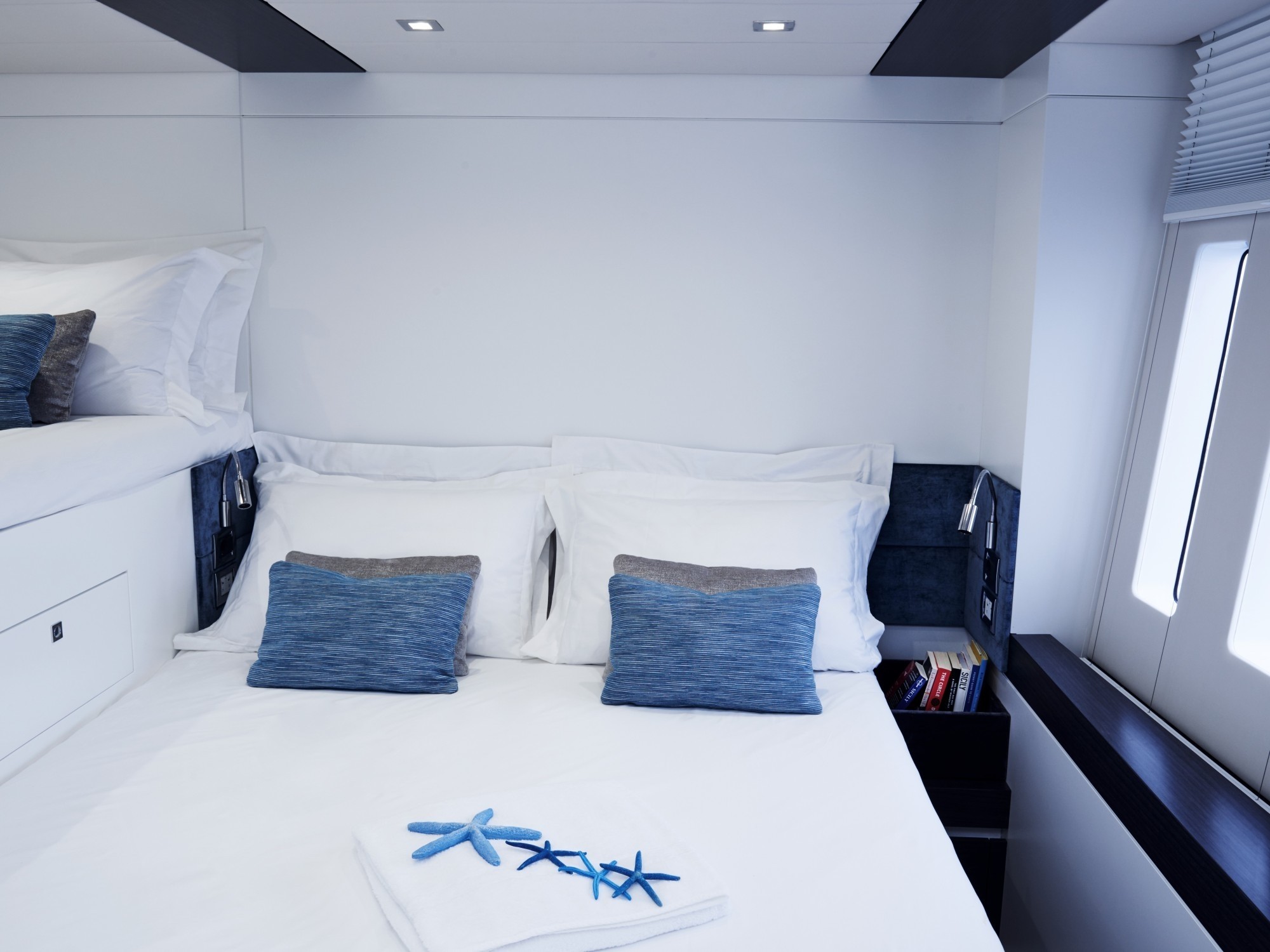 [22m-Yacht-19TH-HOLE]-9604-145.jpg