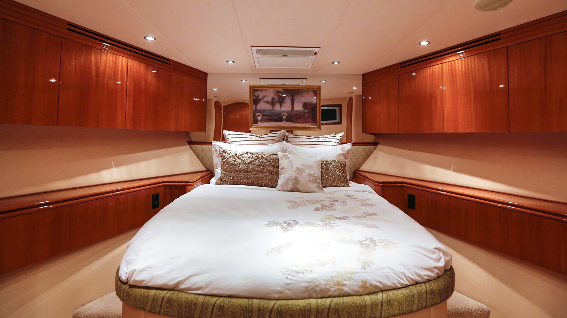 [24m-Yacht-NO-COMPLAINTS]-9385-164.jpg