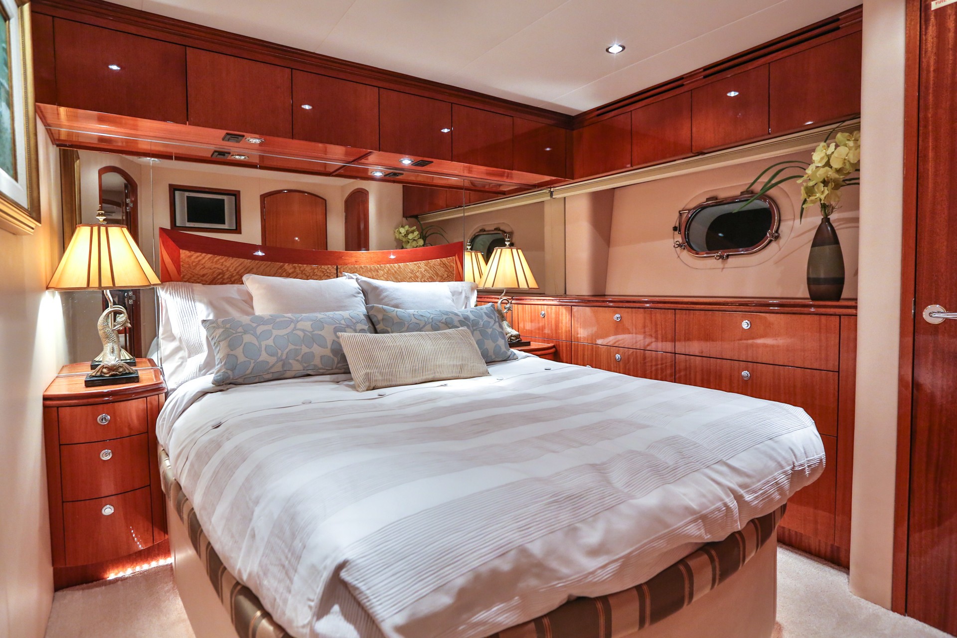 [24m-Yacht-NO-COMPLAINTS]-9385-177.jpg