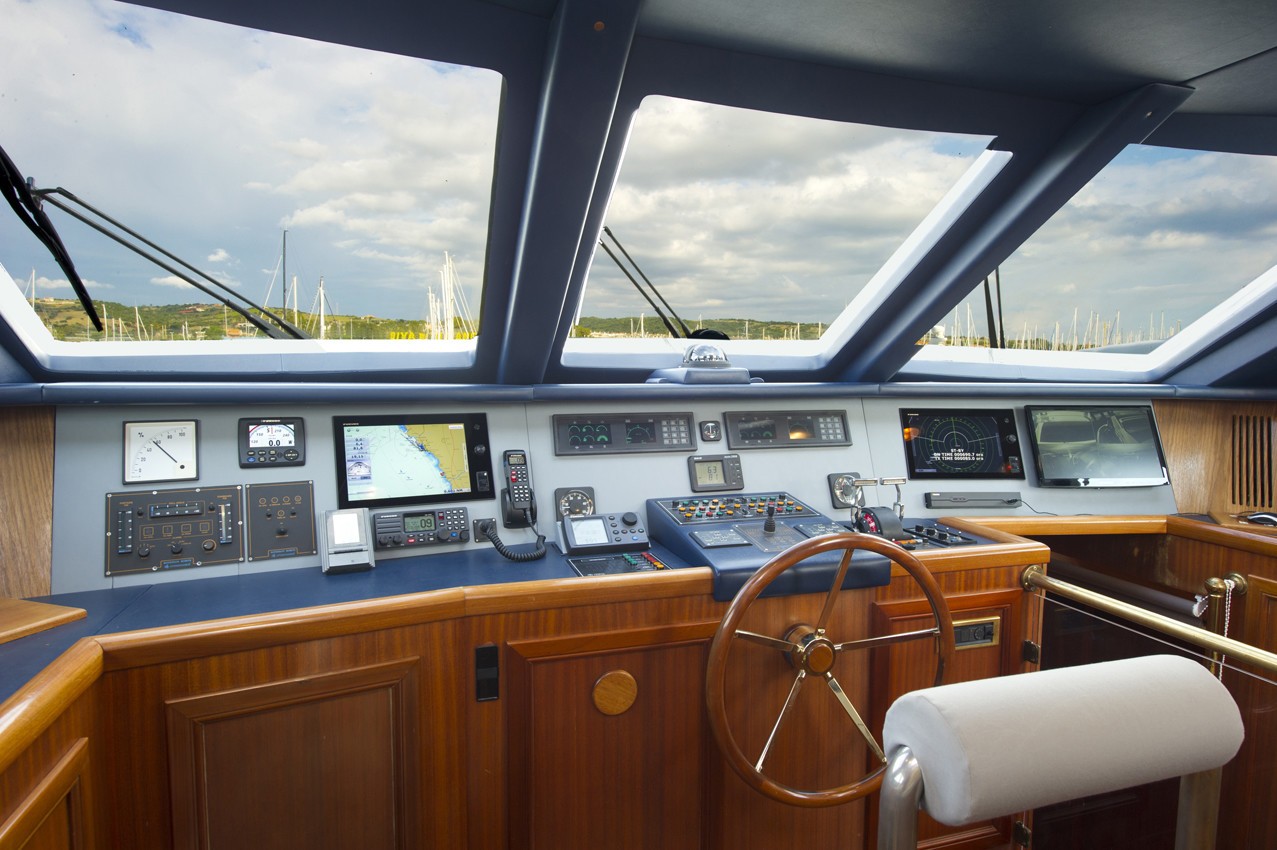 [24m-Yacht-WOLF-TWO]-9314-175.jpg