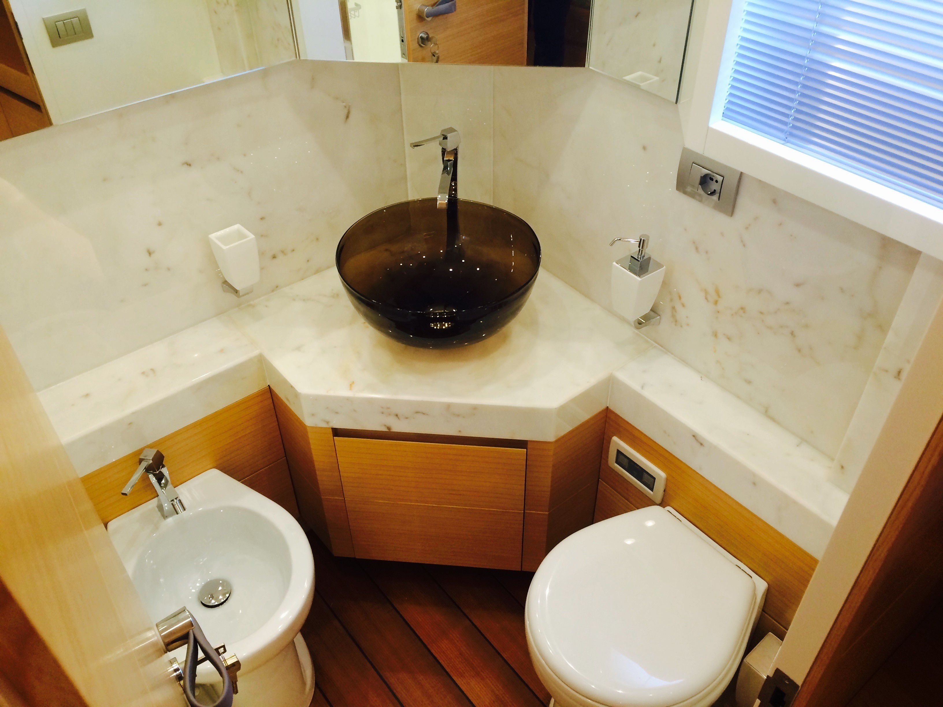 [25m-Yacht-MIREDO]-9927-111.jpg