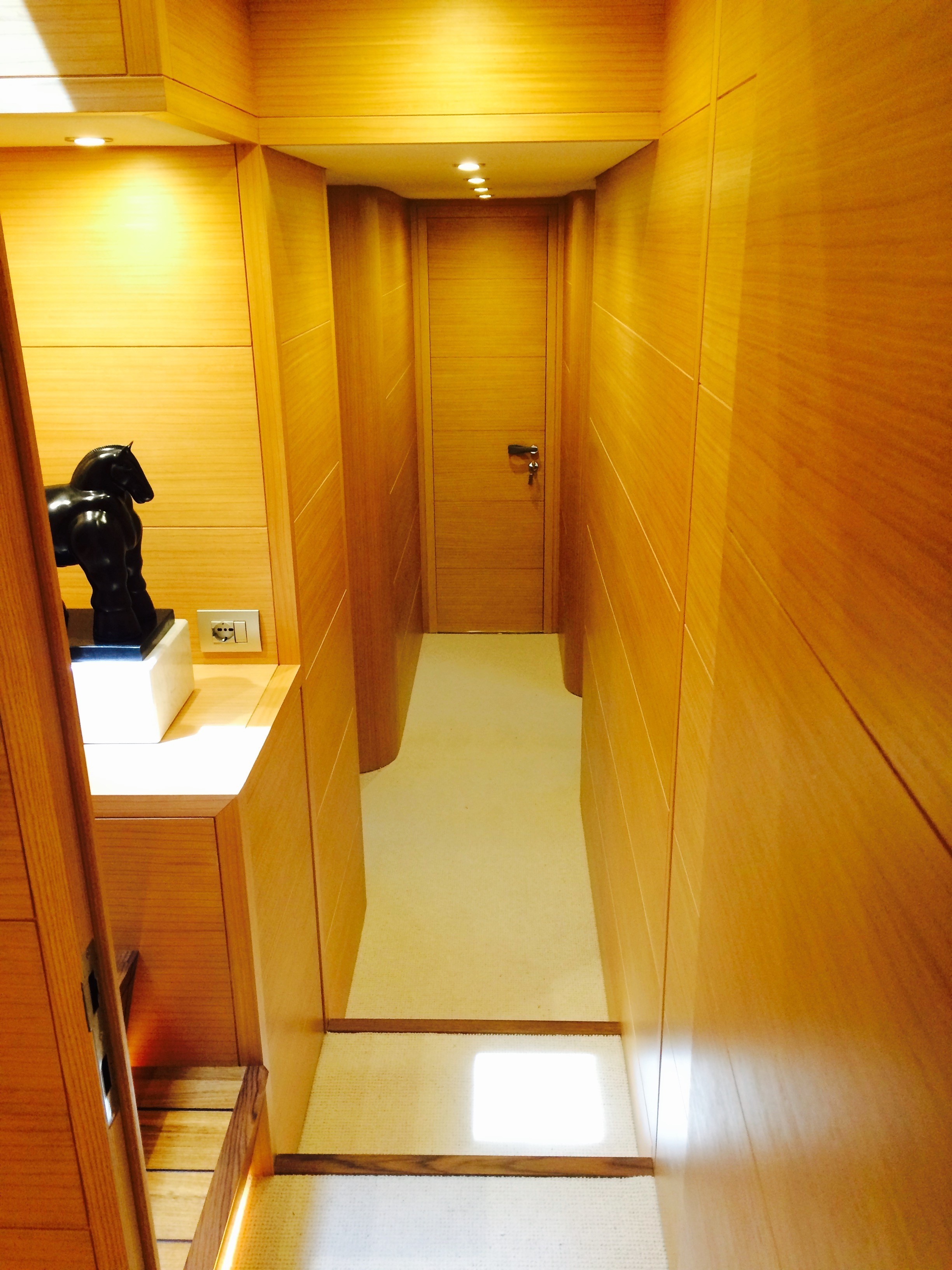 [25m-Yacht-MIREDO]-9927-156.jpg
