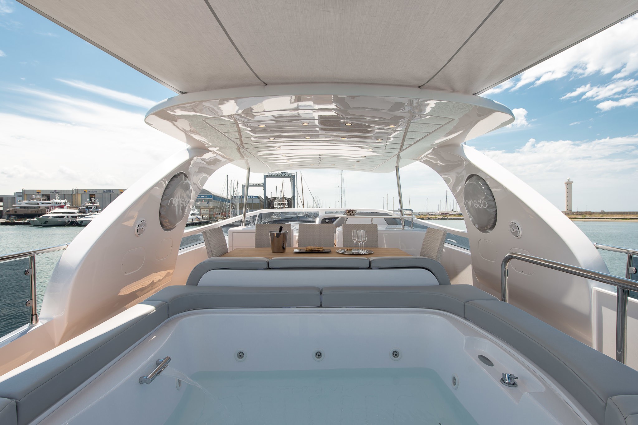 [25m-Yacht-MIREDO]-9927-54.jpg