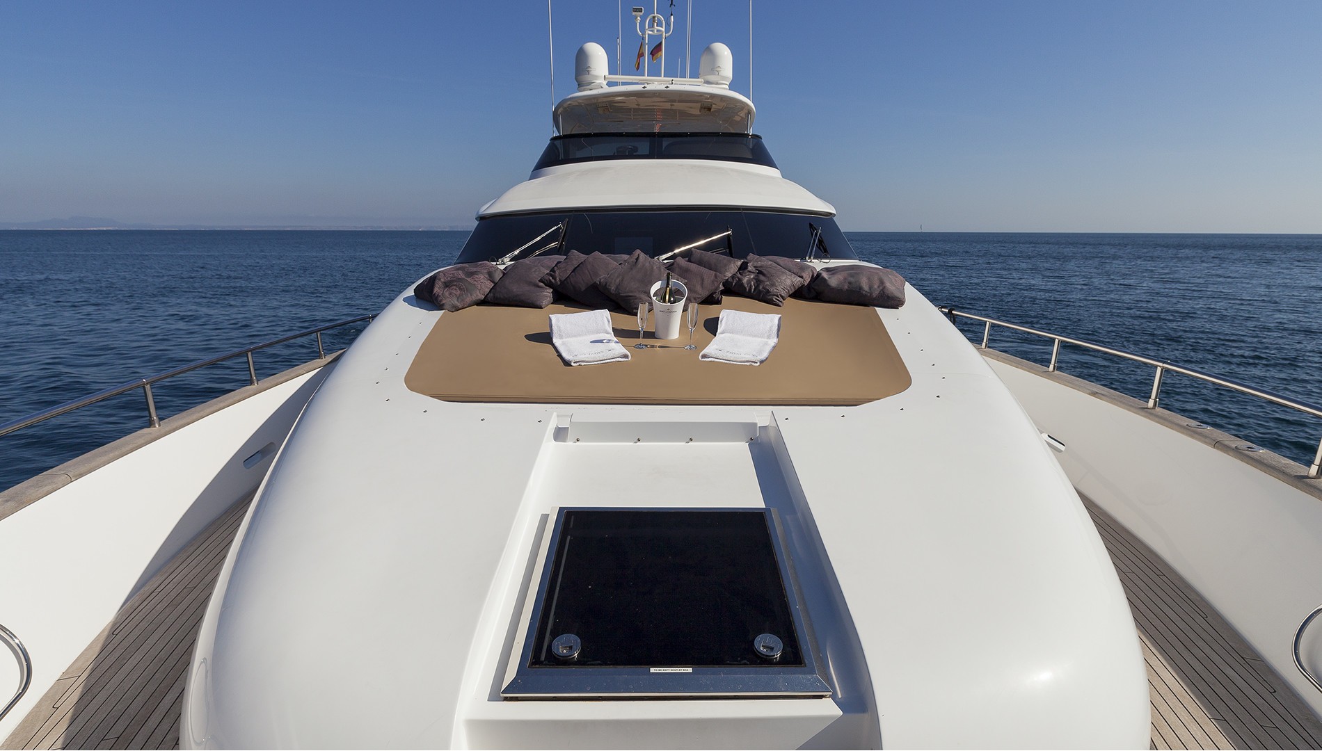 [27m-Yacht-QUO-VADIS]-9785-168.jpg